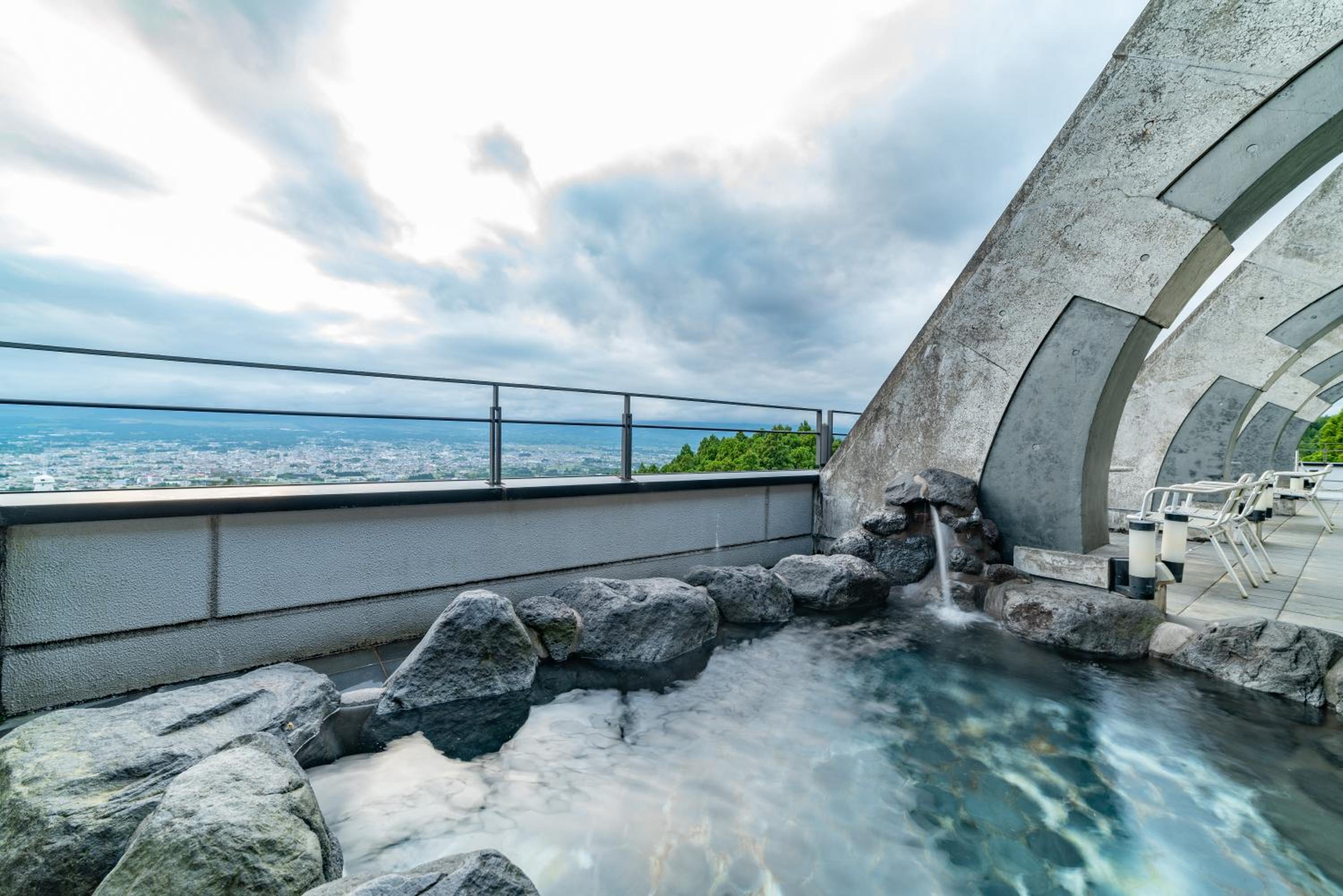 Japanese Style Room with Open Air Bath with Mt.Fuji View photo 2