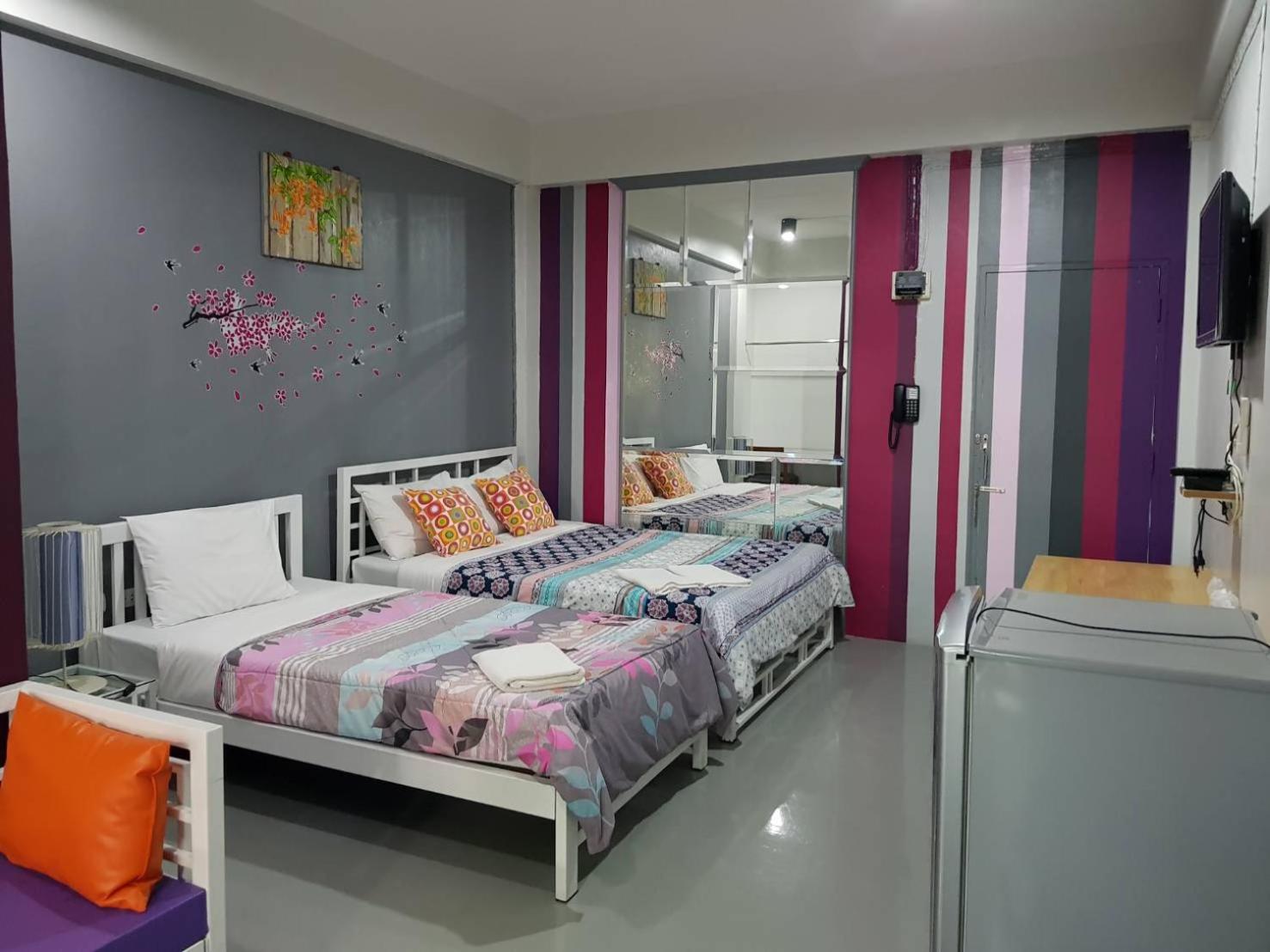 Deluxe Room - Photo 25