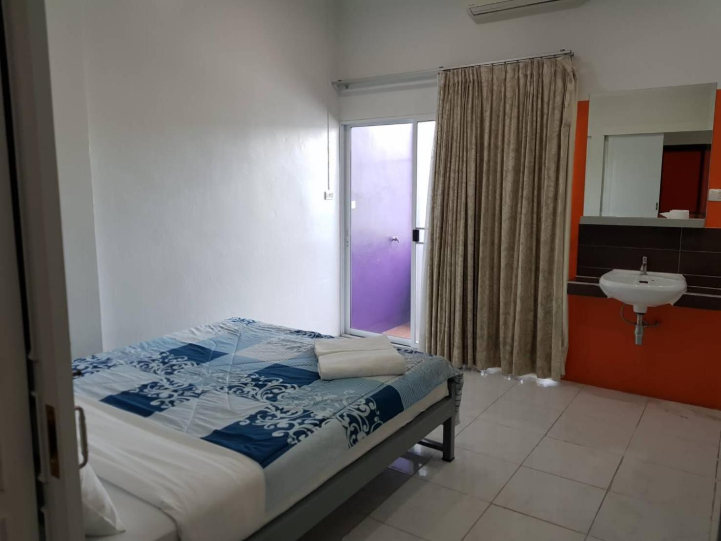 Deluxe Room - Photo 23