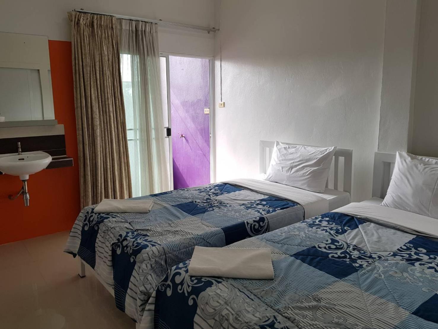 Deluxe Room - Photo 21