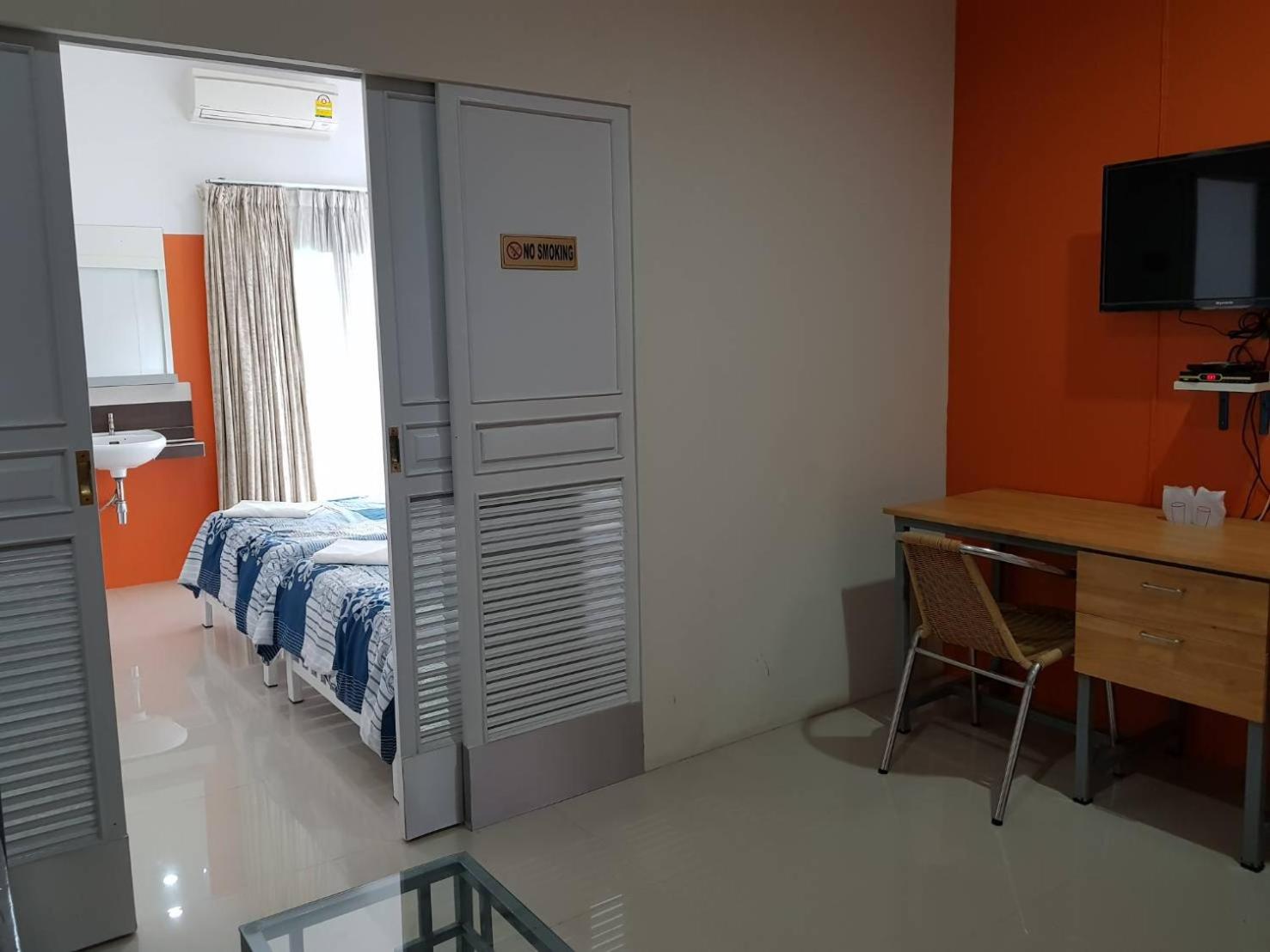 Deluxe Room - Photo 20