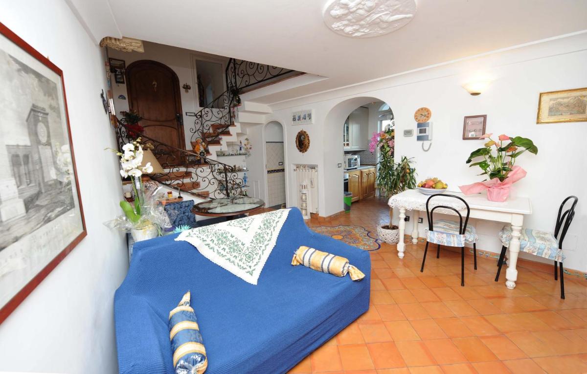 Two-Bedroom House - Photo 1