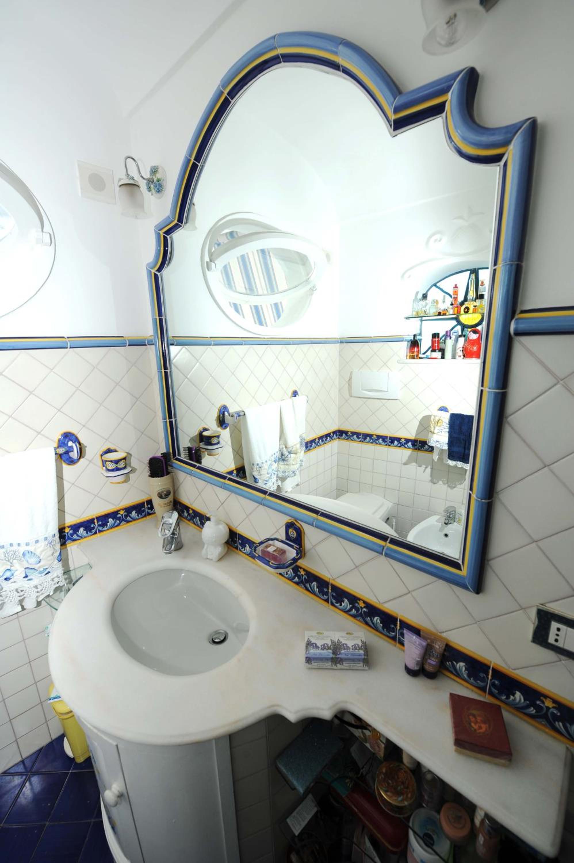 Two-Bedroom House - Photo 25