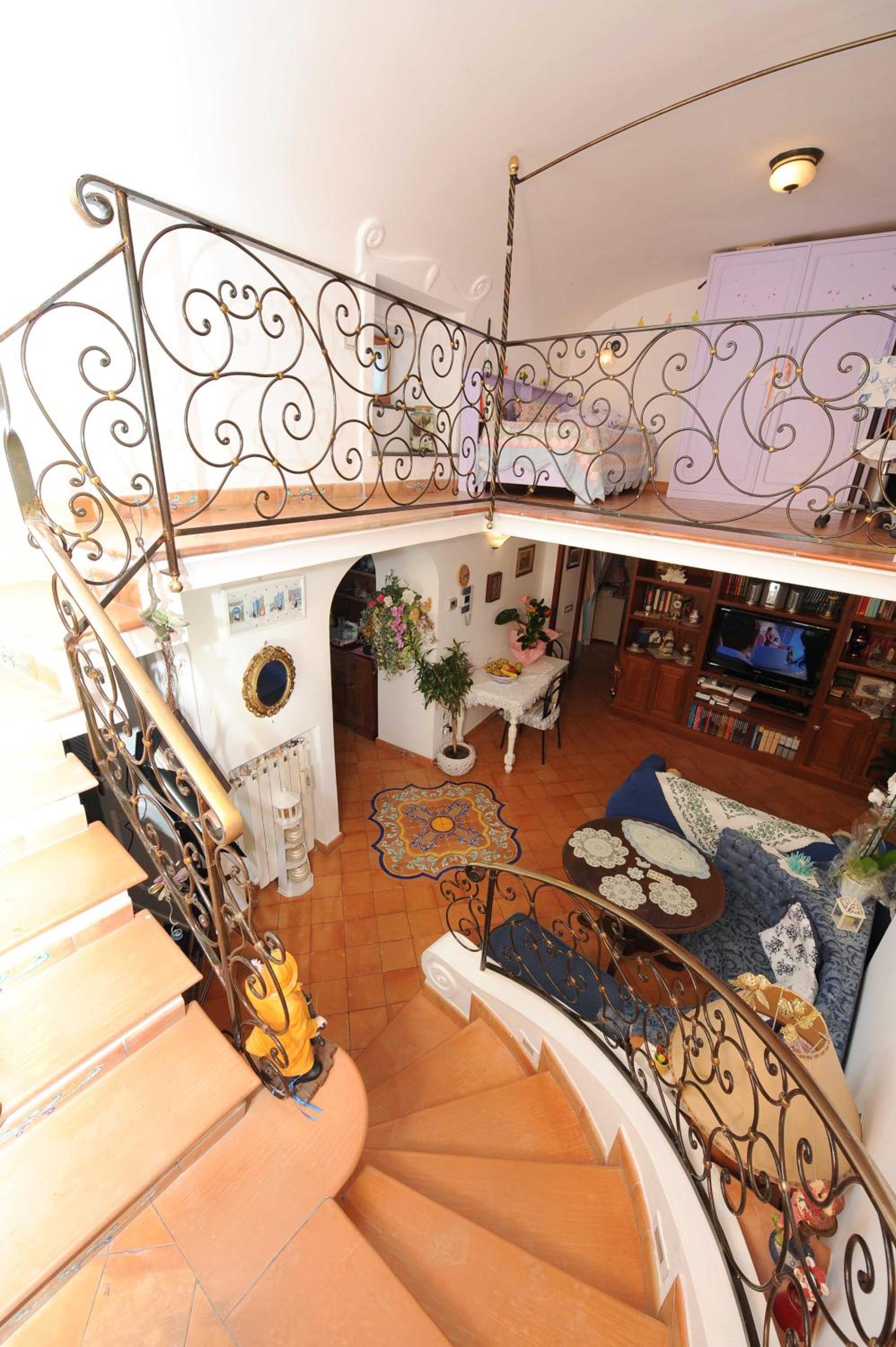 Two-Bedroom House - Photo 33