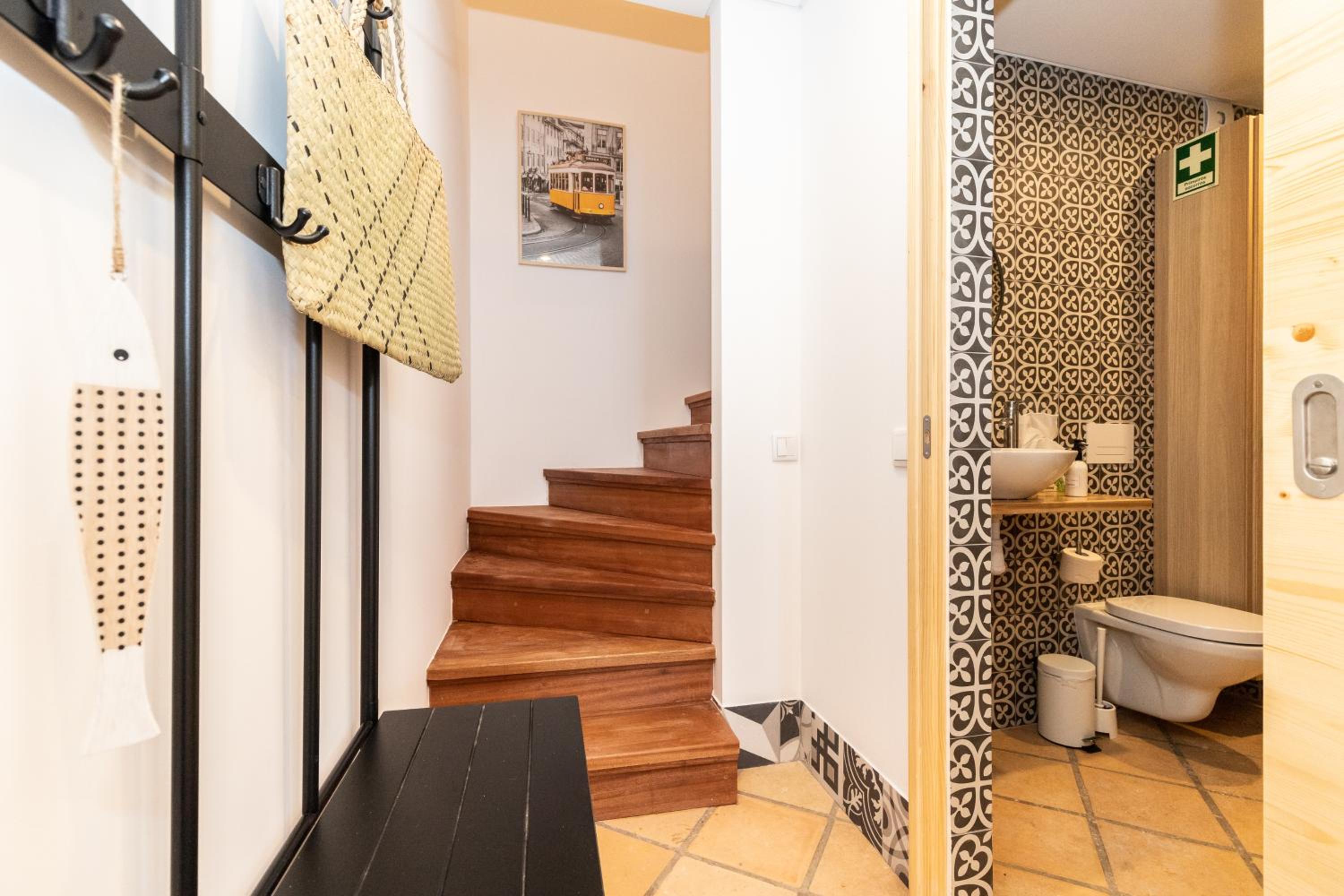 One-Bedroom Apartment - Photo 15
