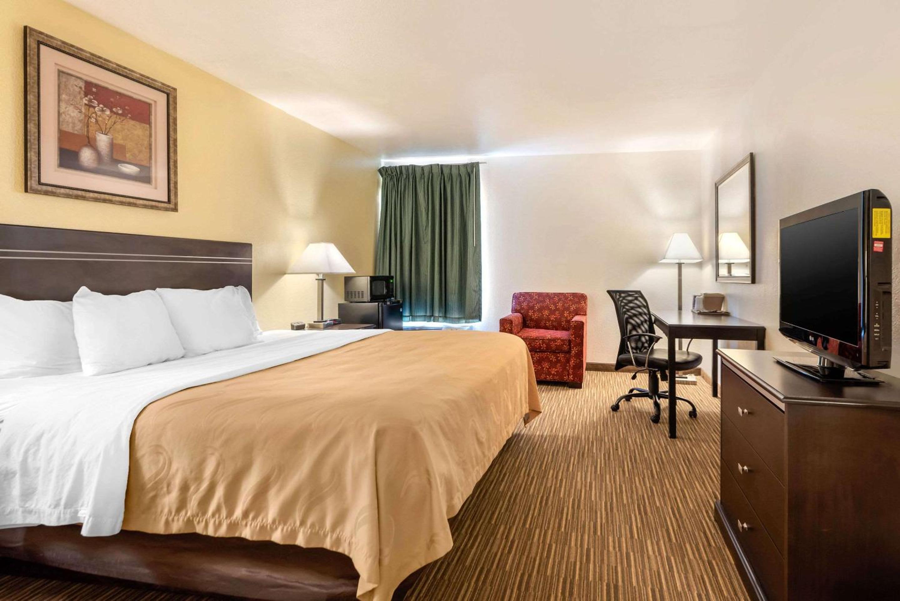 King Room - Accessible/Non-Smoking - Photo 1