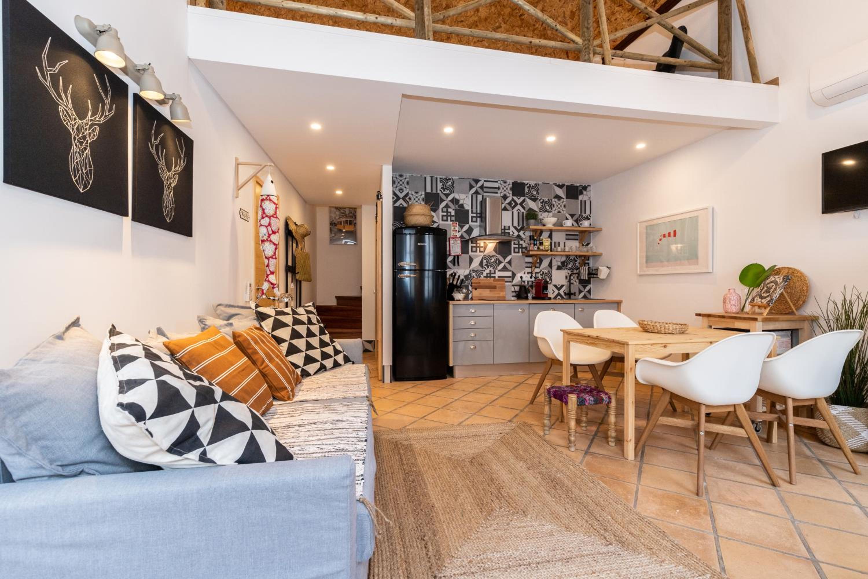 One-Bedroom Apartment - Photo 8