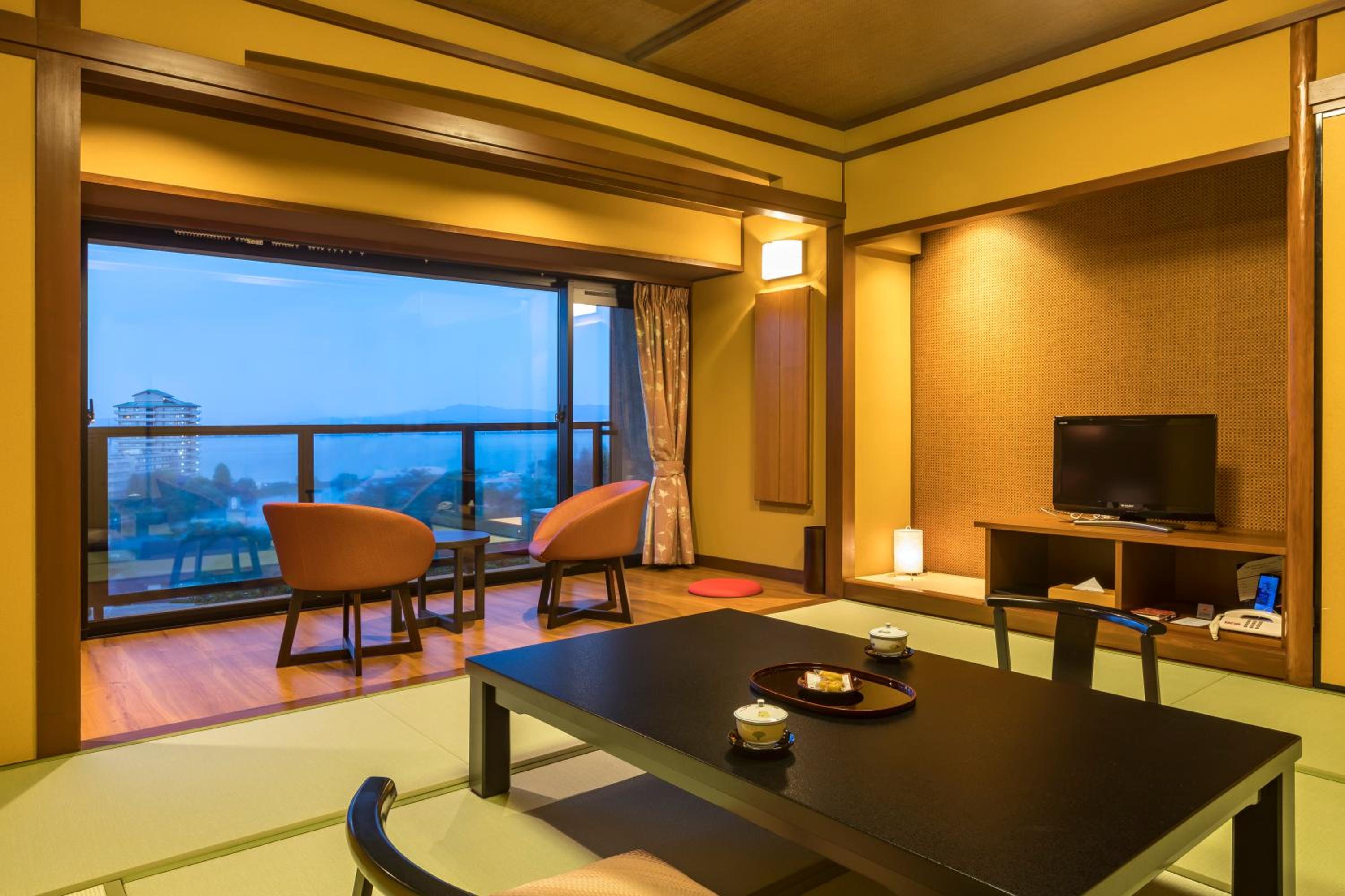 Superior Japanese-Style Room - Photo 1
