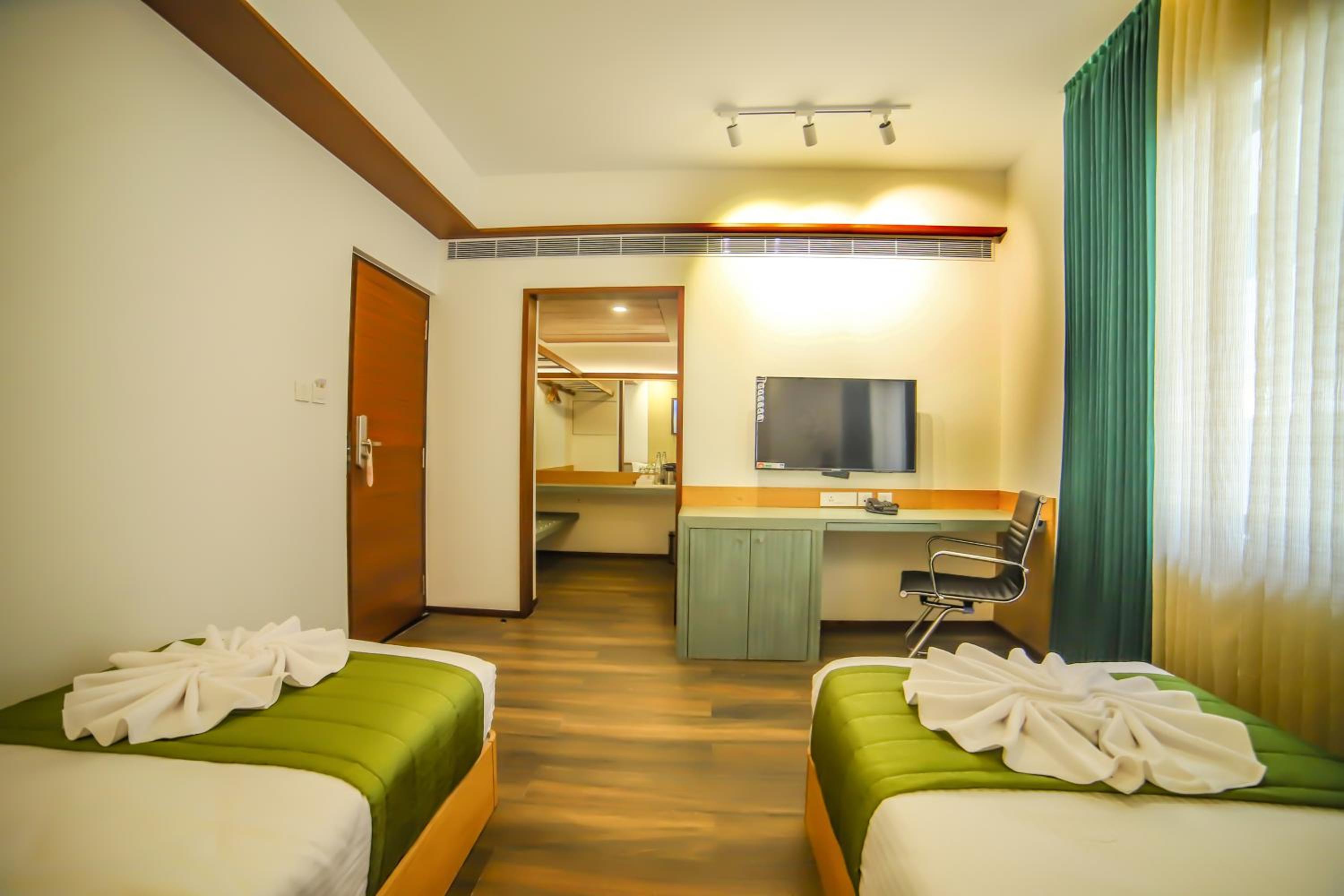 Deluxe Double Room - Photo 4