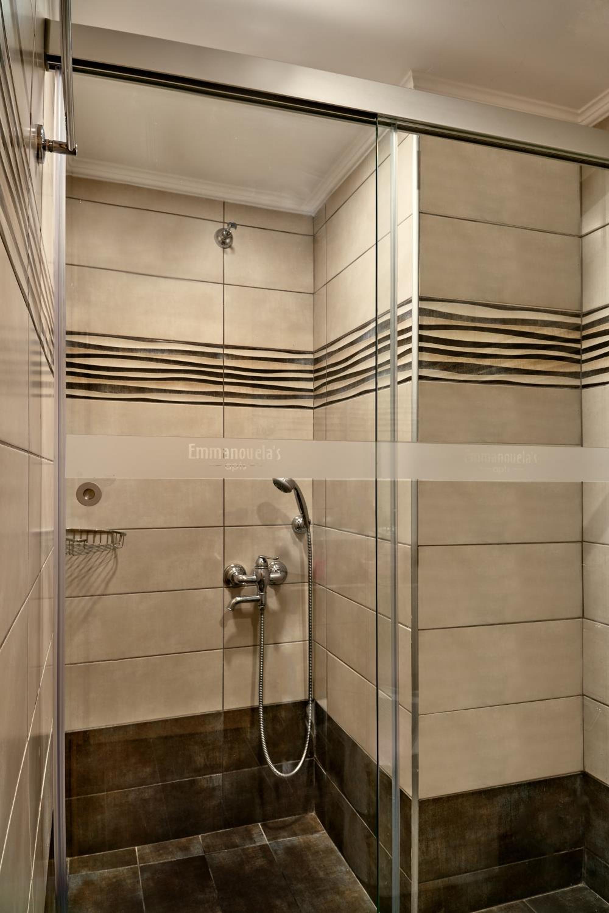 Apartment - Ground Floor photo 3