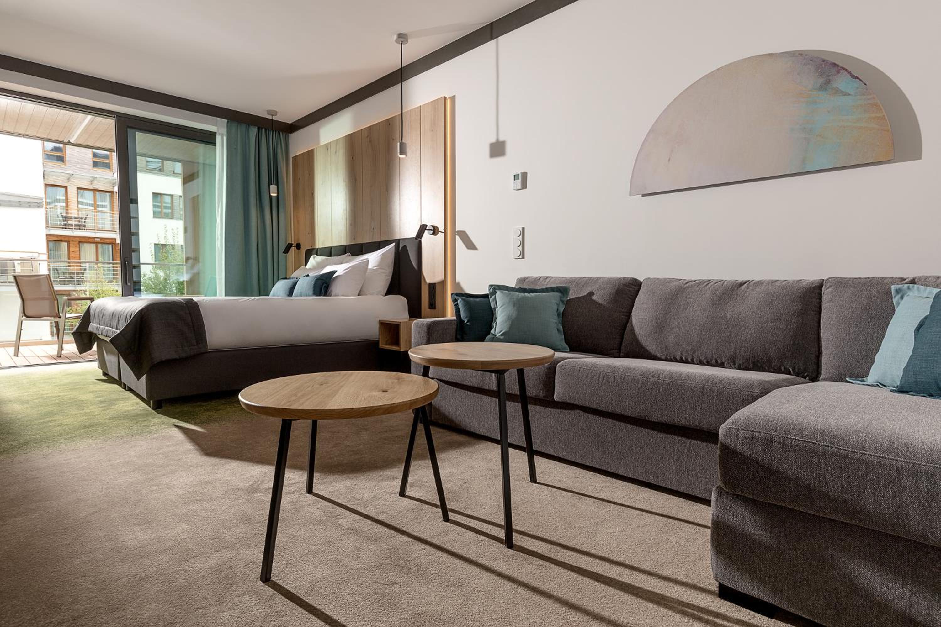 Superior Family Room photo 3