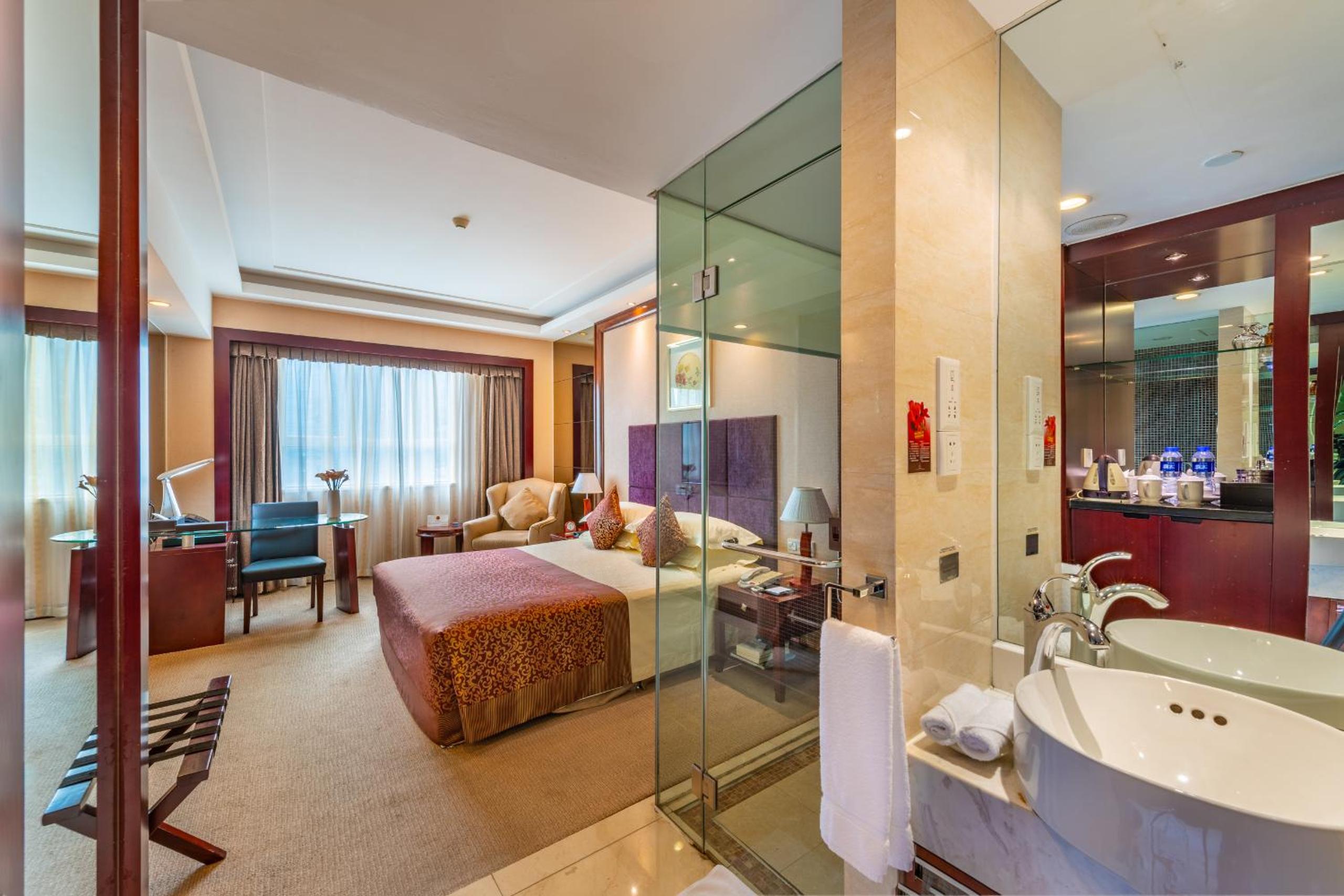 Executive Queen Room - Photo 3