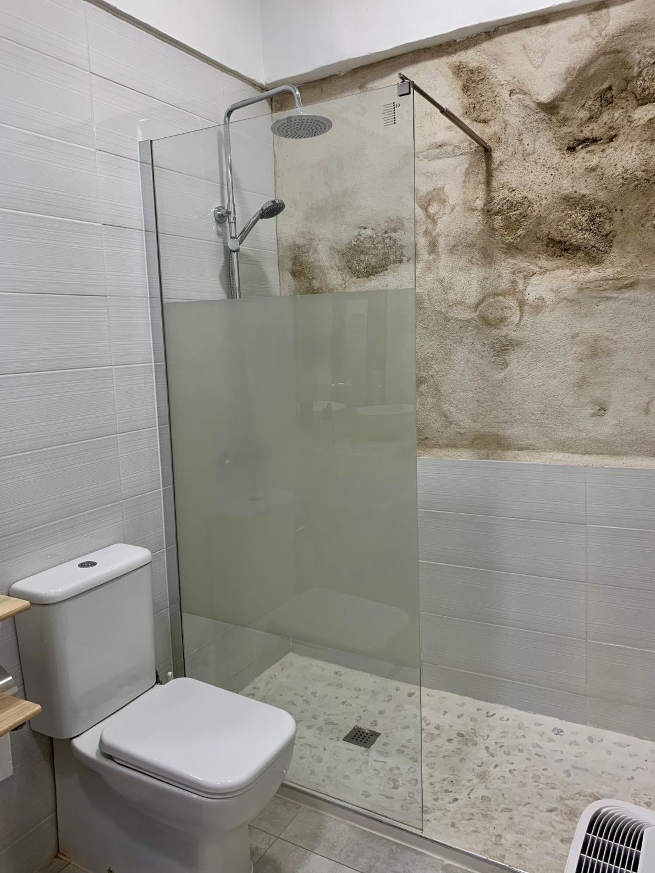 One-Bedroom Apartment - Photo 29