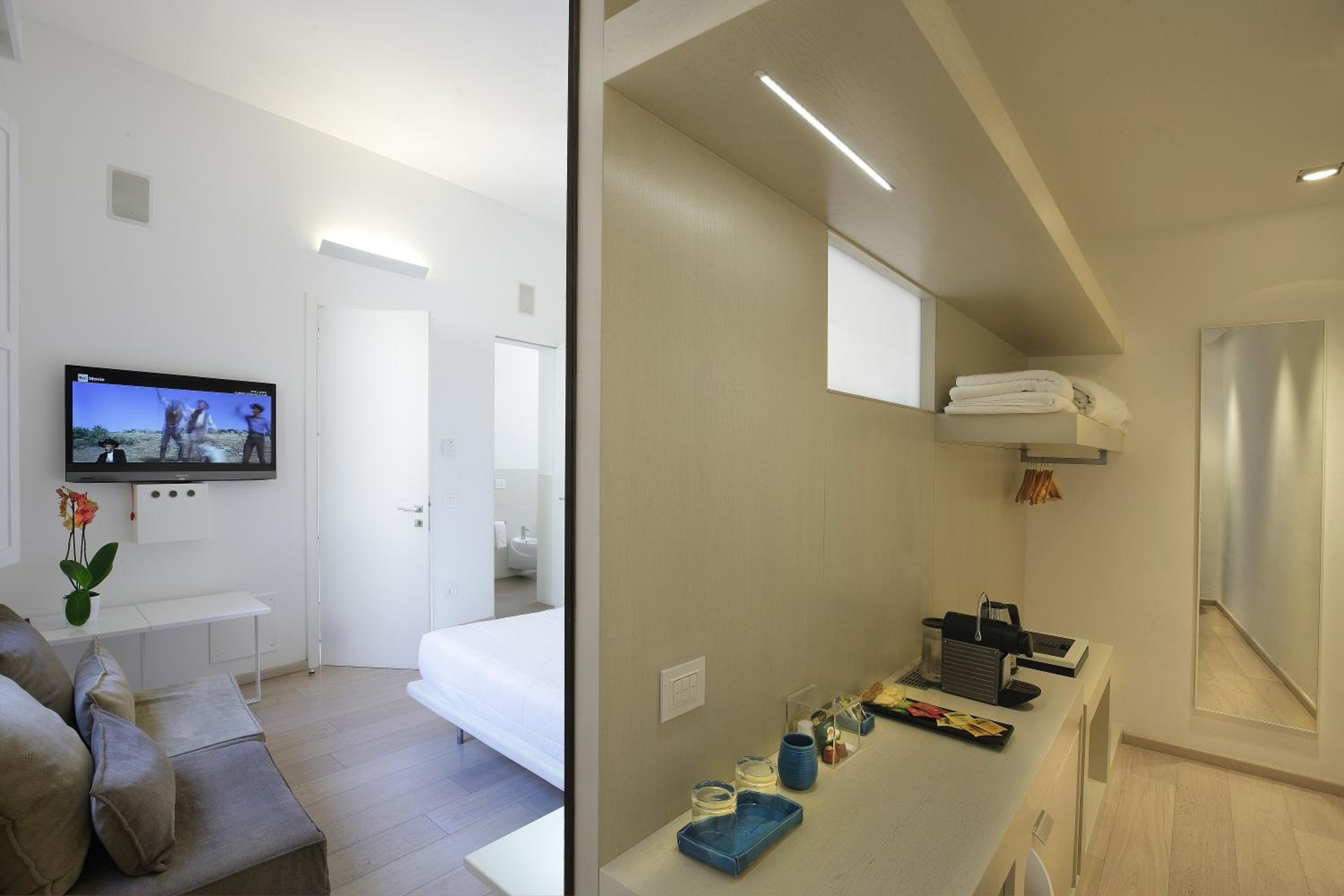 Standard Double Room - Photo 5