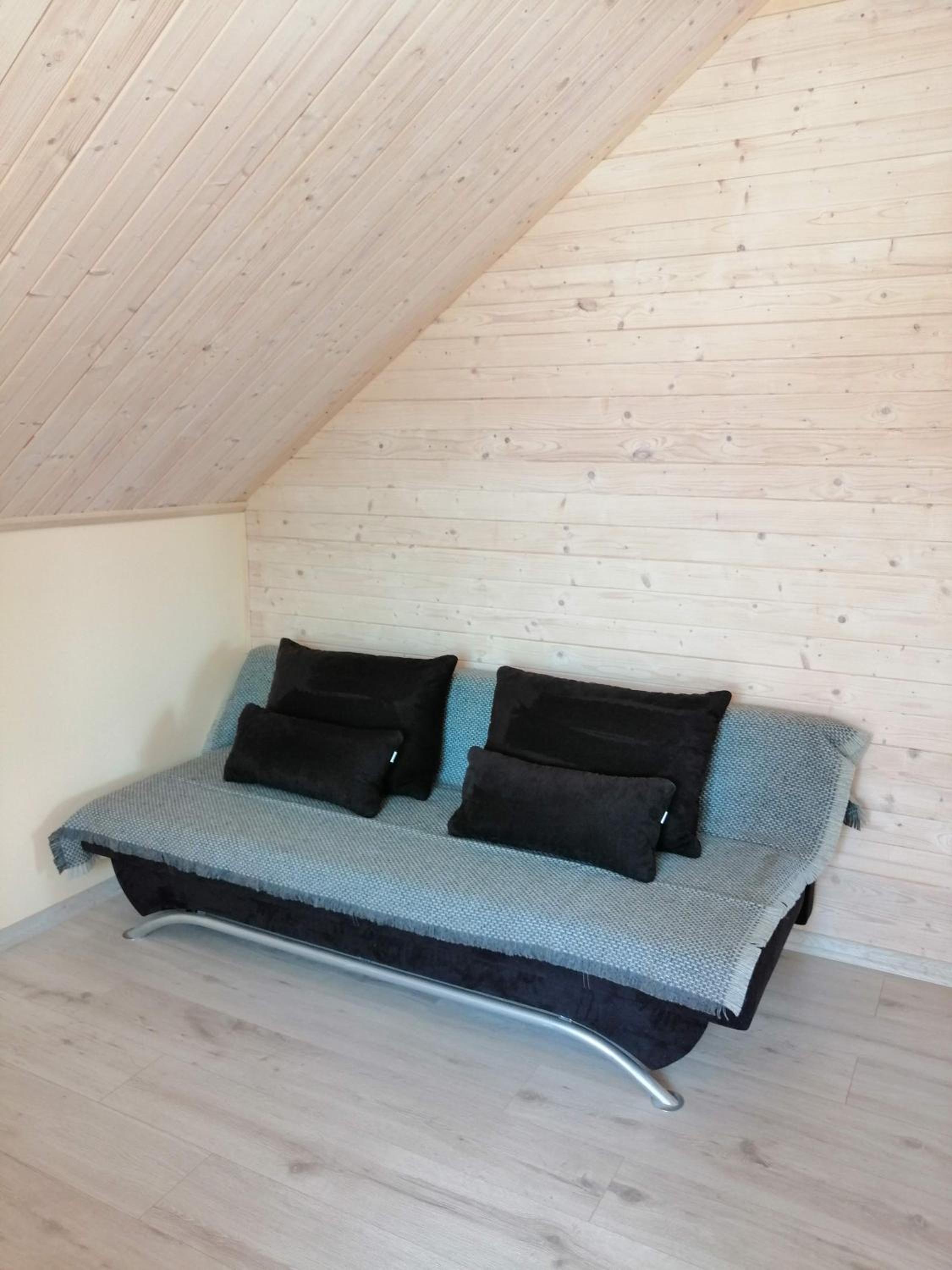 Three-Bedroom House - Photo 2