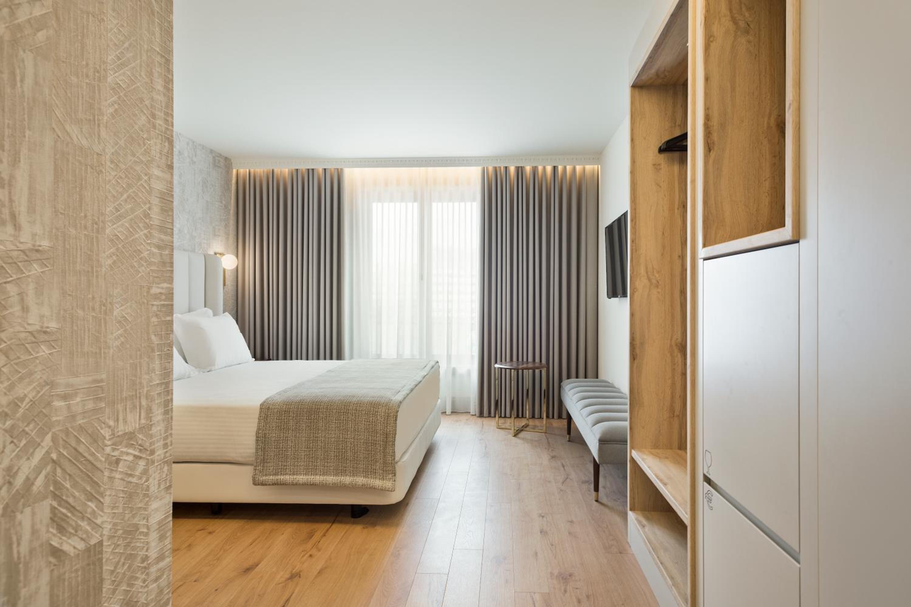 Standard Double Room - Photo 6