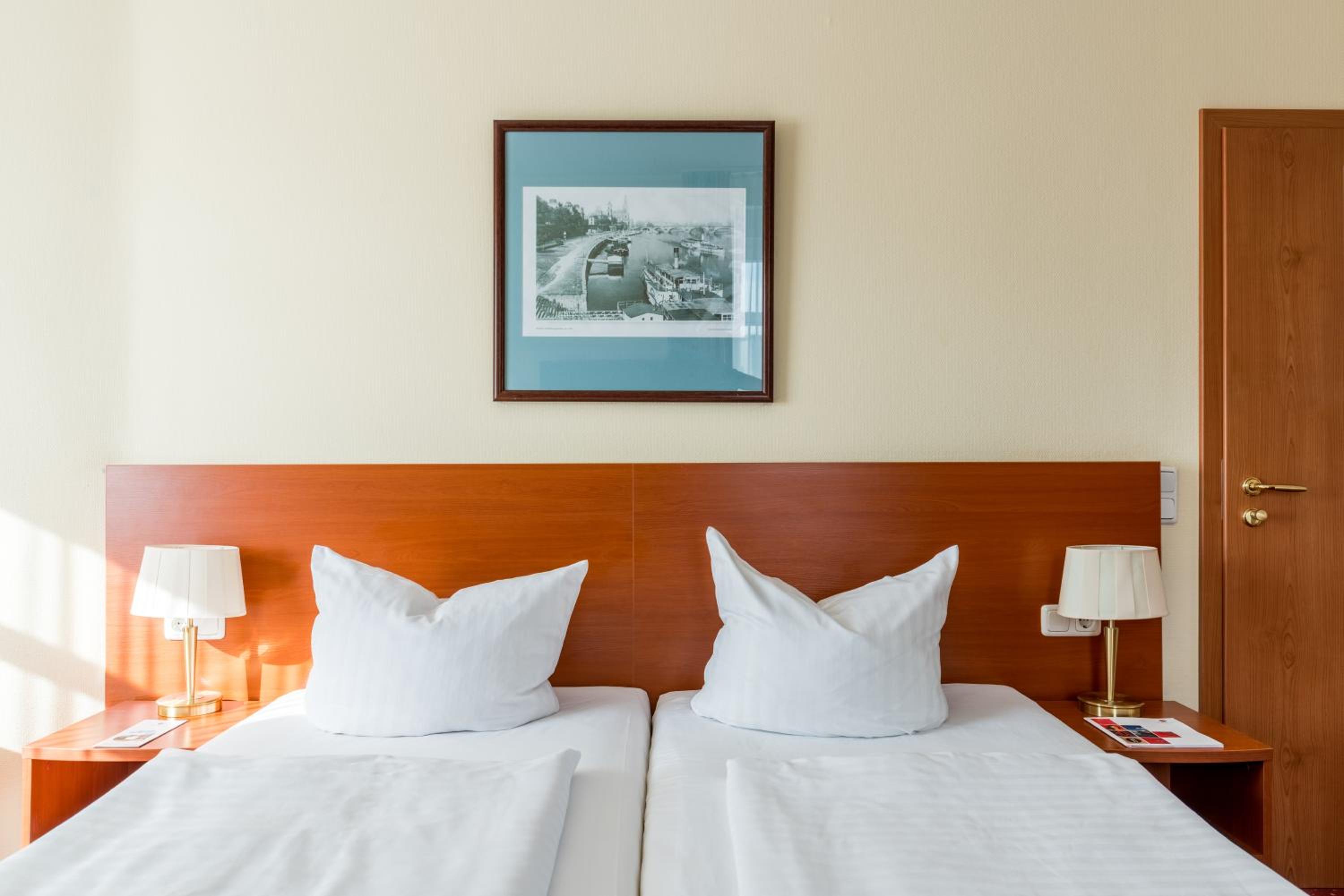 Standard Double Room - Photo 6
