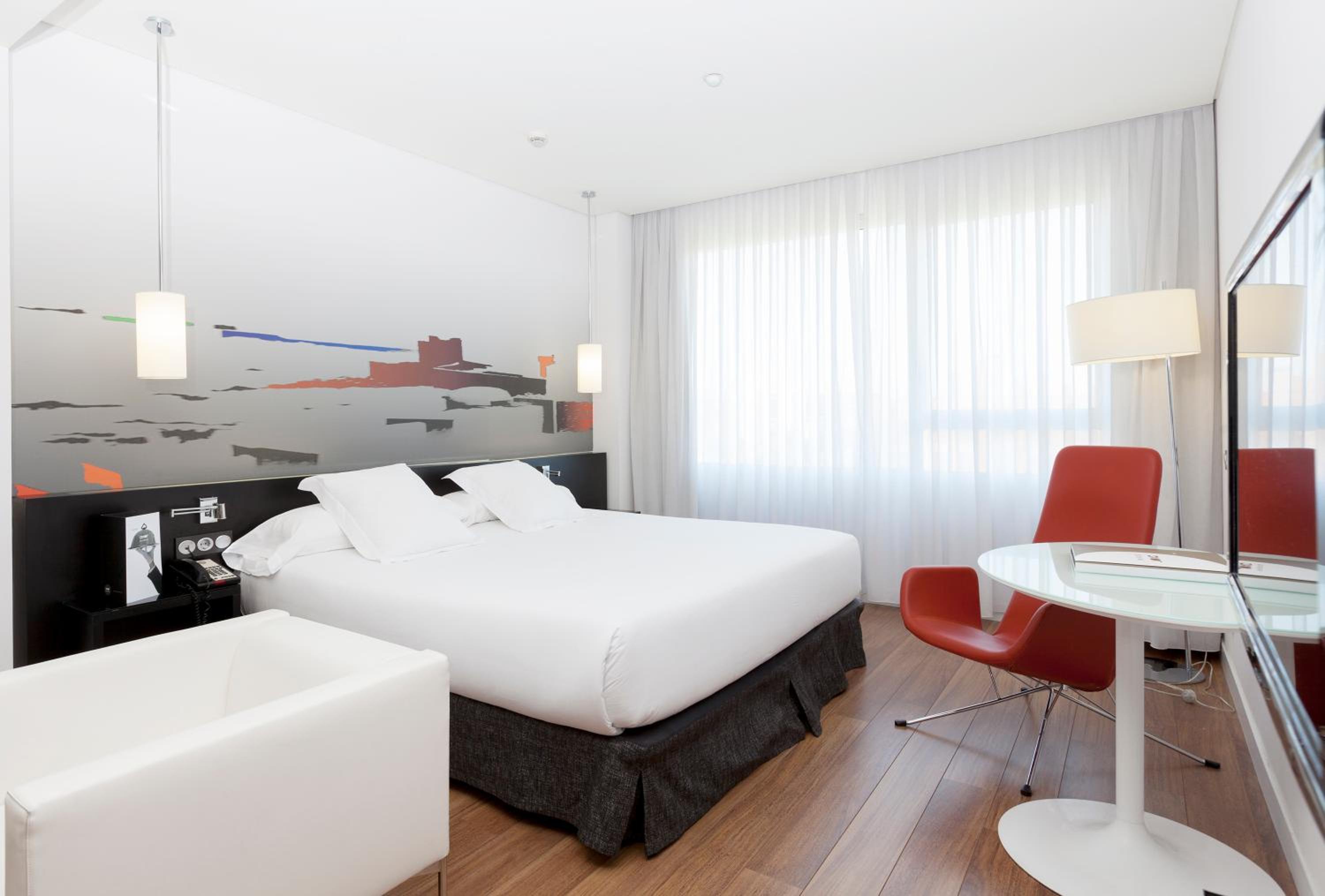  Executive Double or Twin Room with free airport shuttle - Photo 6