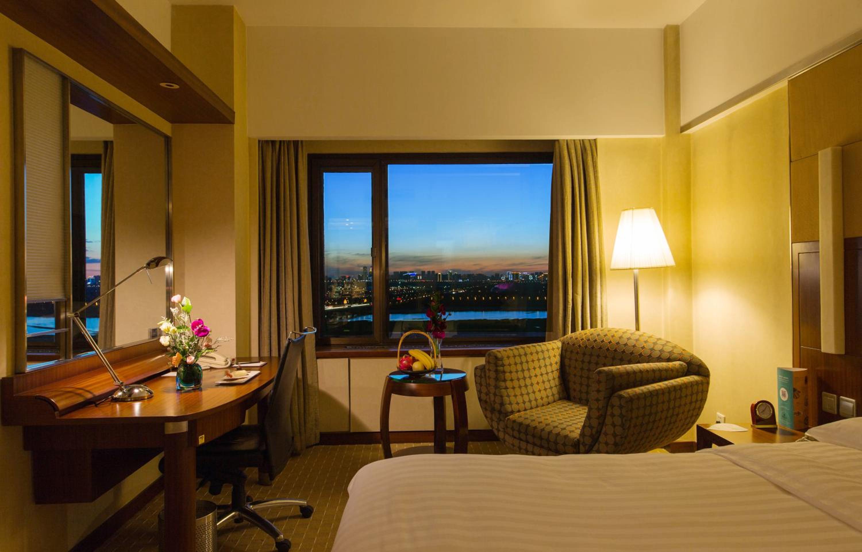 Horizon Club Twin Room with River View - Photo 3