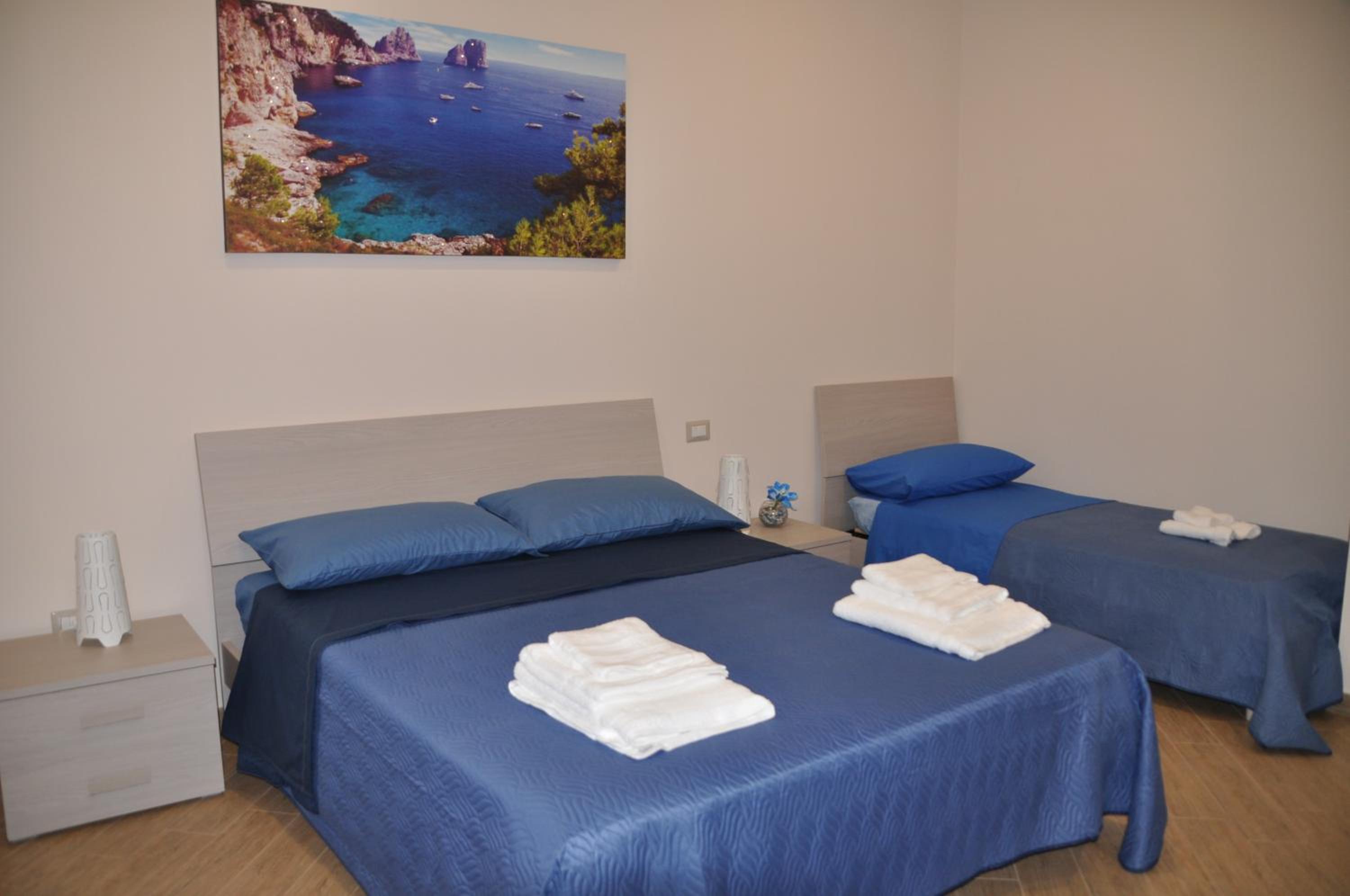 Triple Room with View - Photo 10
