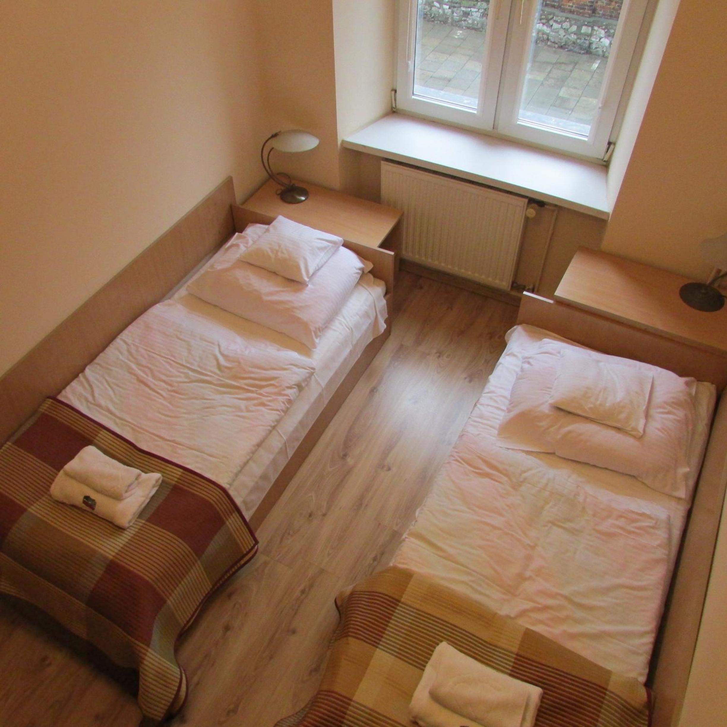 Double Room with Bathroom - Photo 1