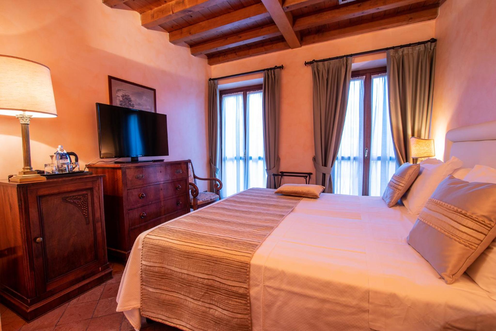 Double or Twin Room - Photo 2
