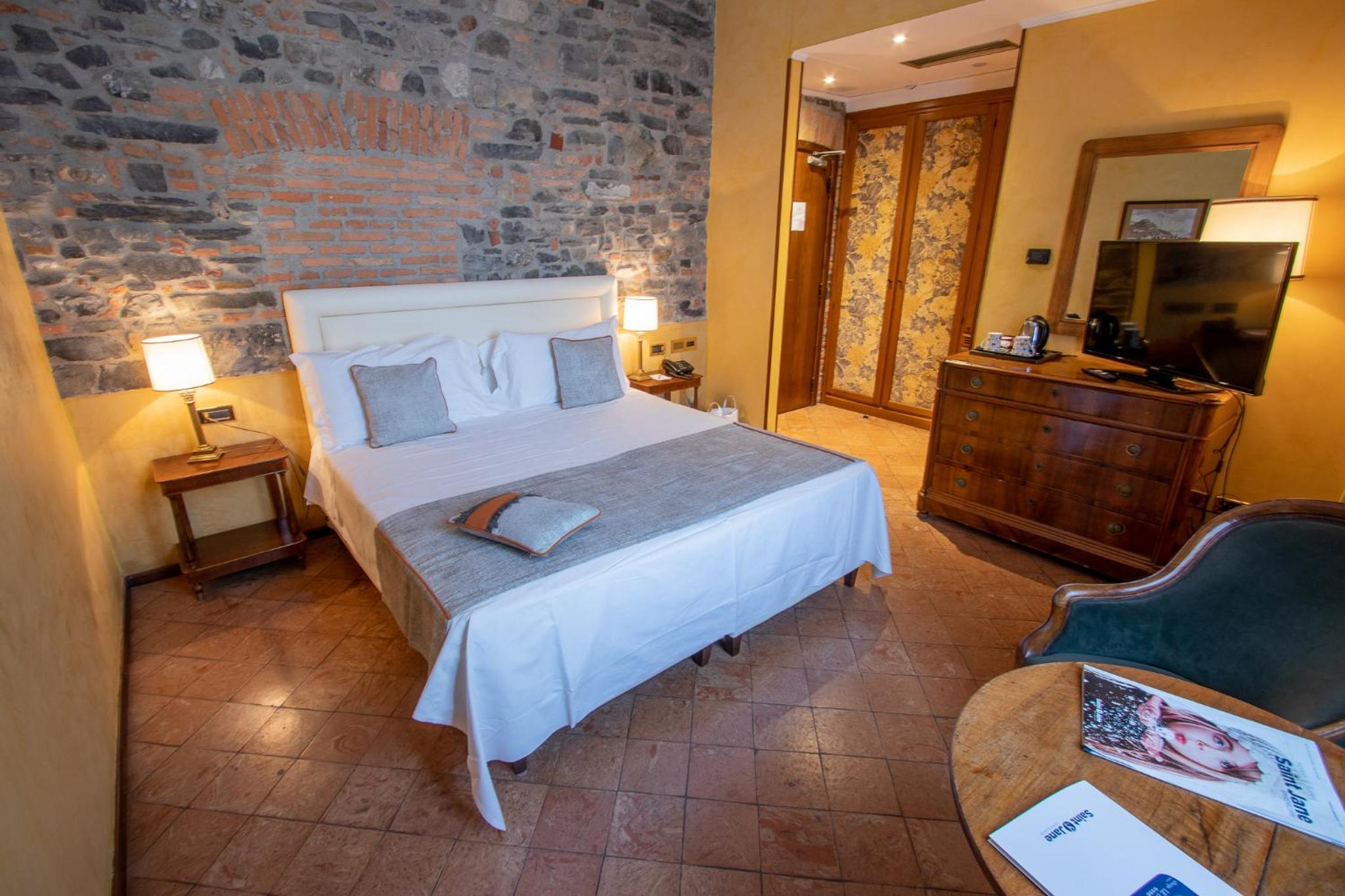 Superior Double or Twin Room - Photo 1