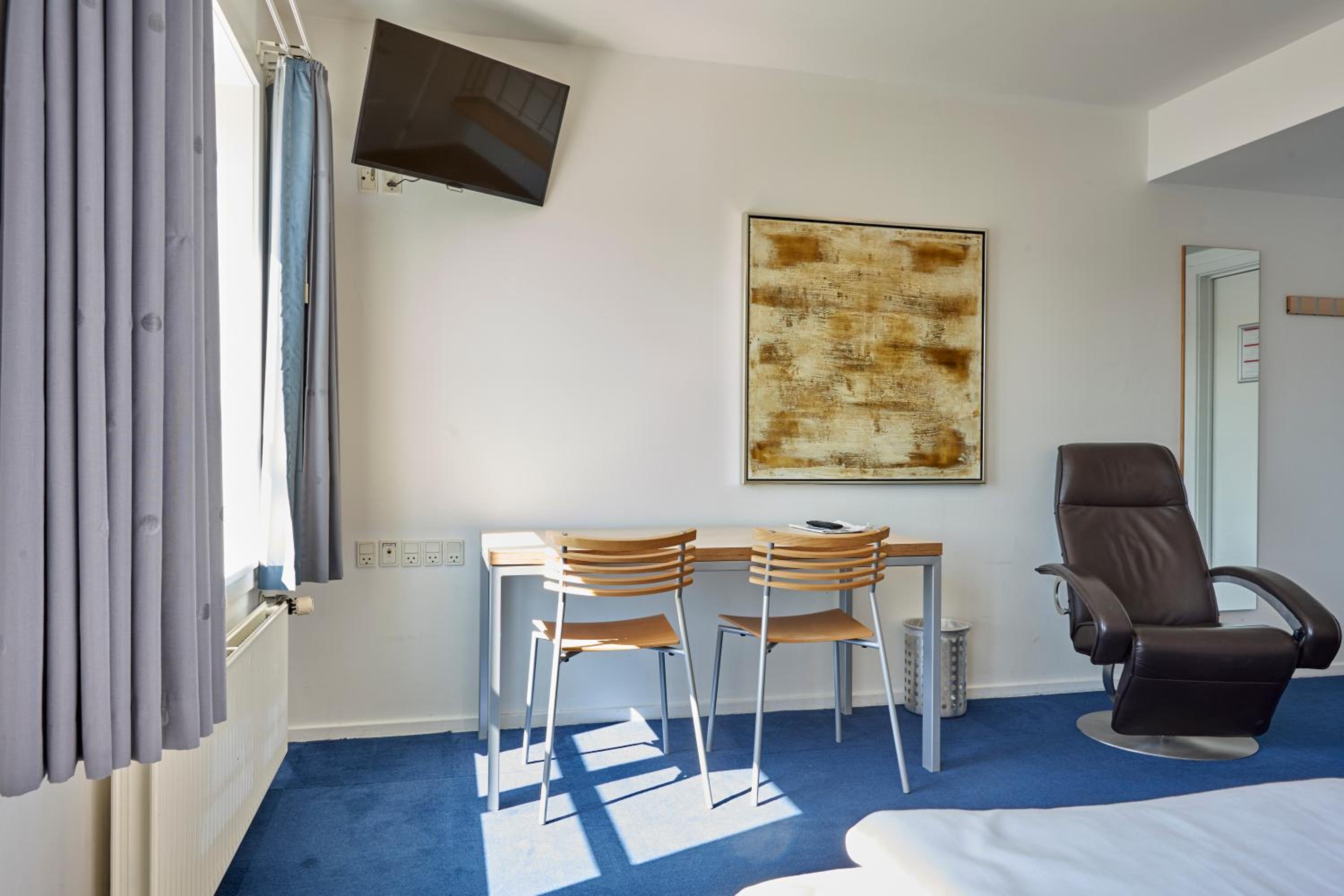 Double Room - Harbour Side, 1st Floor photo 3