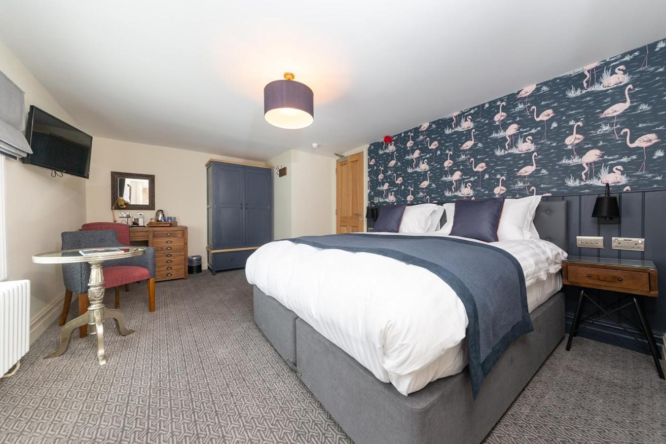 Deluxe King Room photo 1