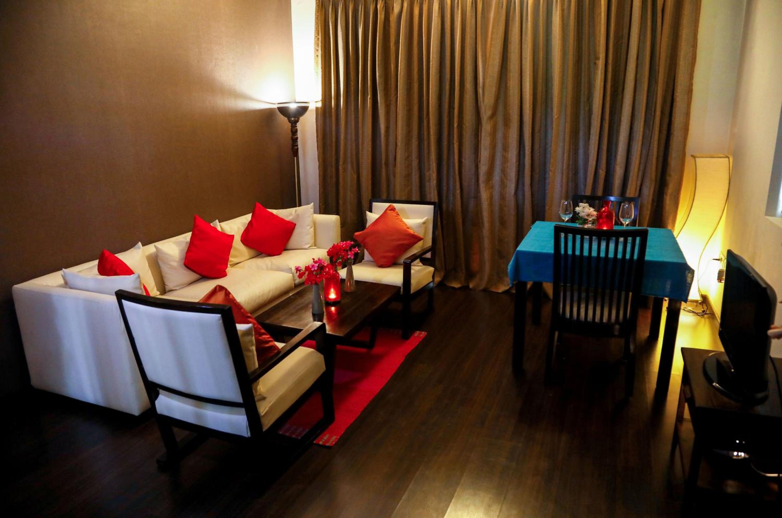 Hazel Suite - Photo 1