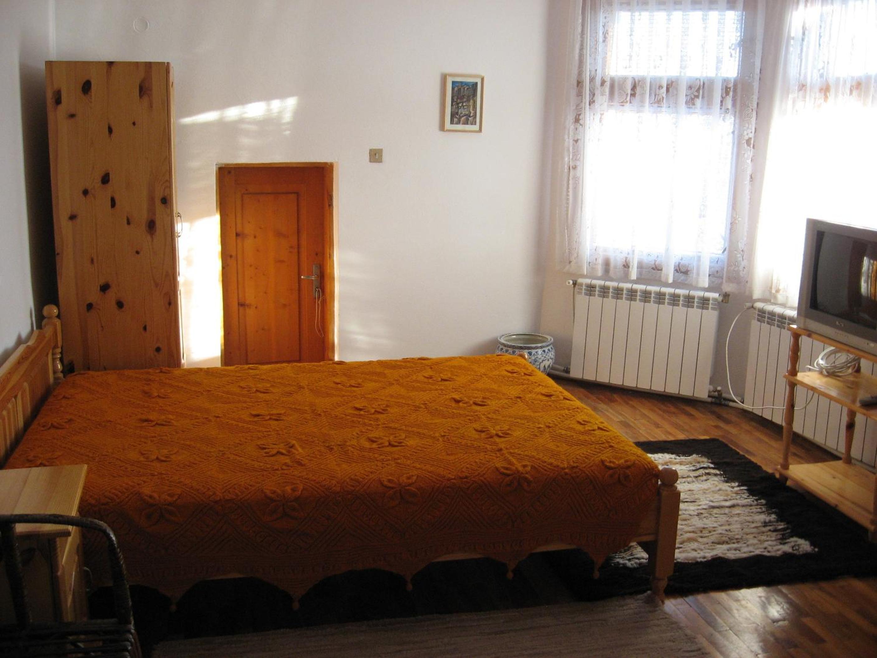 Double or Twin Room with Shared Bathroom photo 3