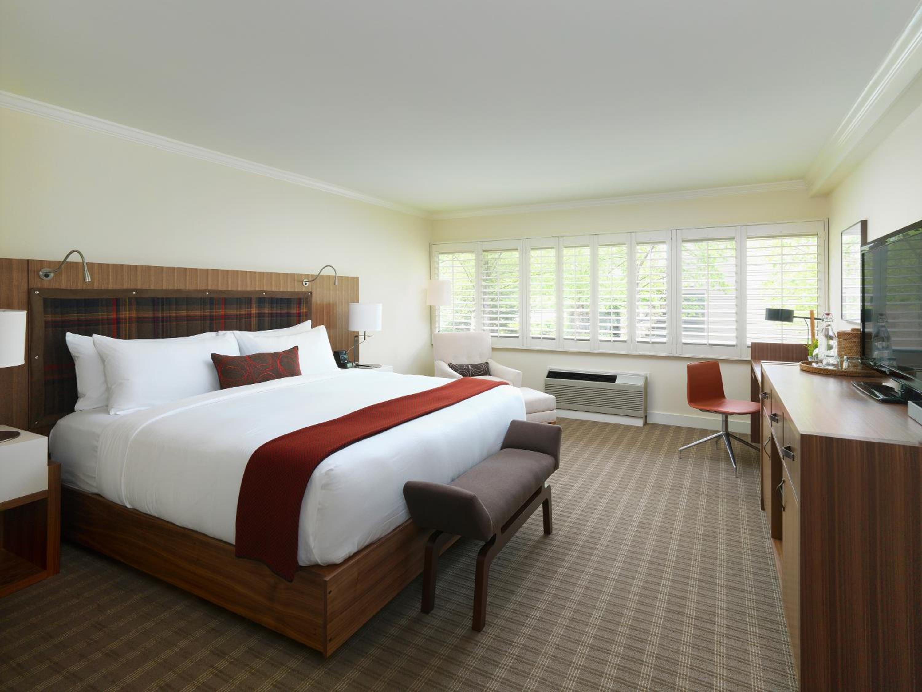 Deluxe King Room