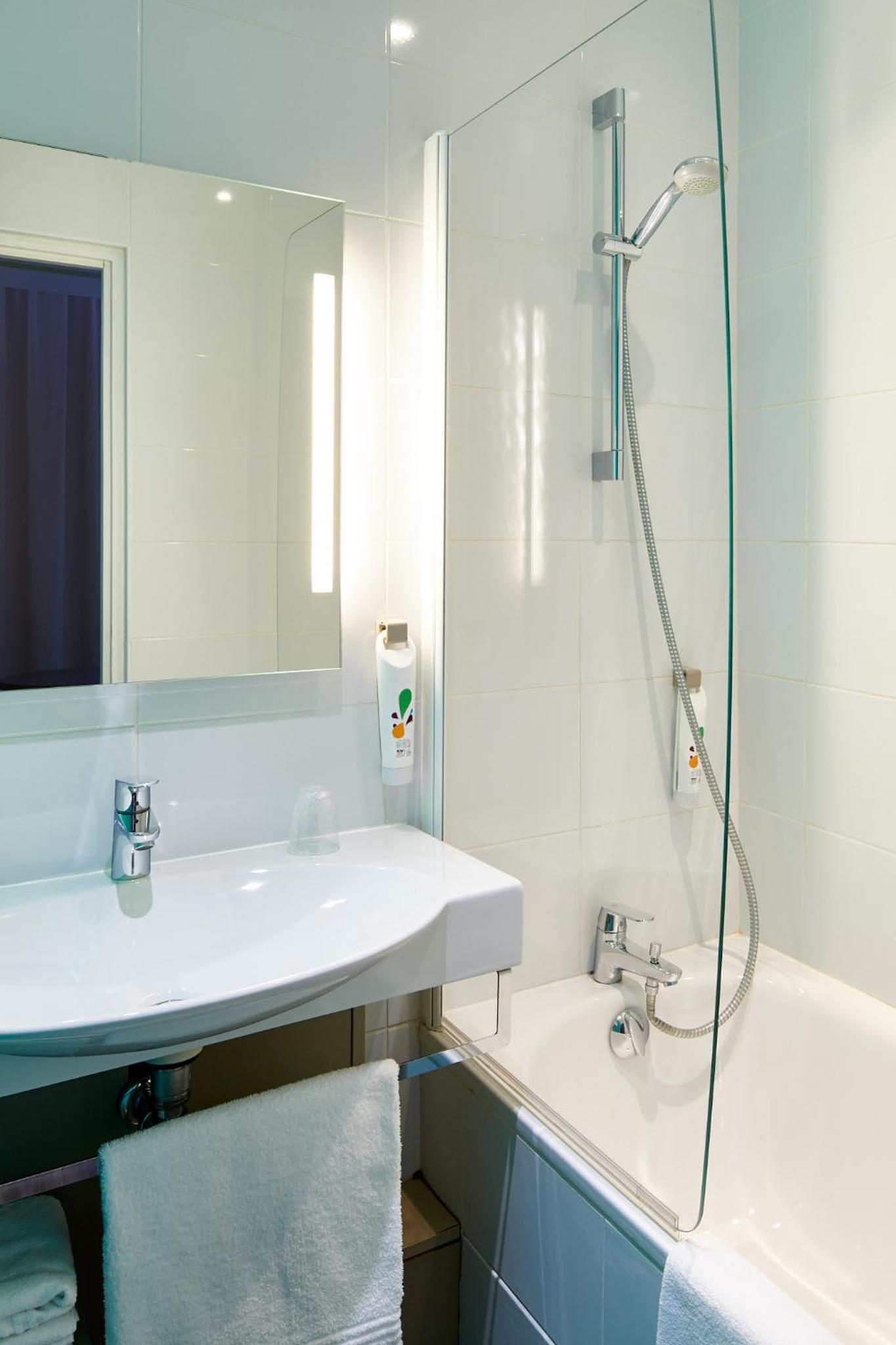 Standard Room with 1 Double Bed - Breakfast included - Photo 5