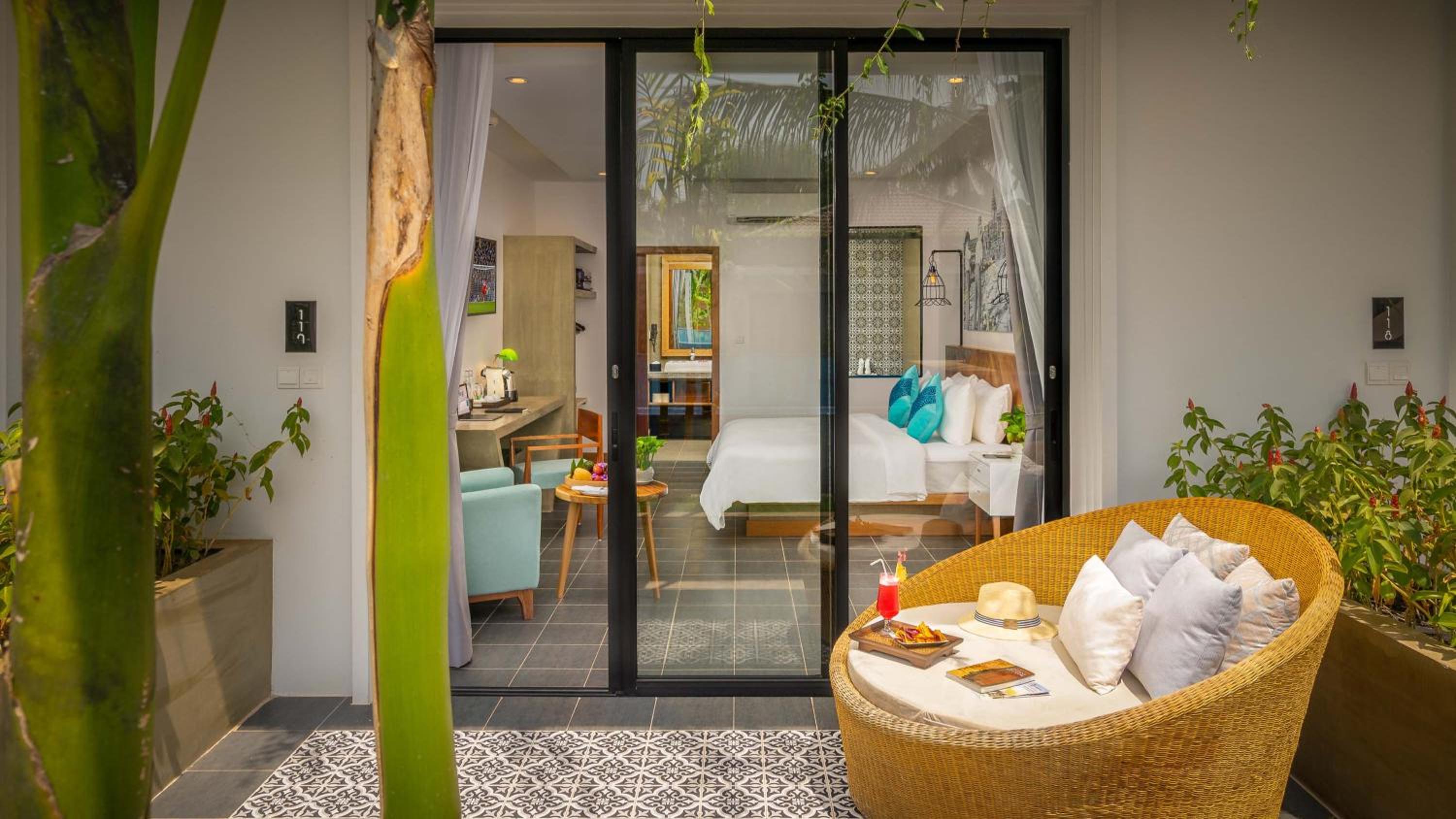 Cabana Pool Access - Photo 1