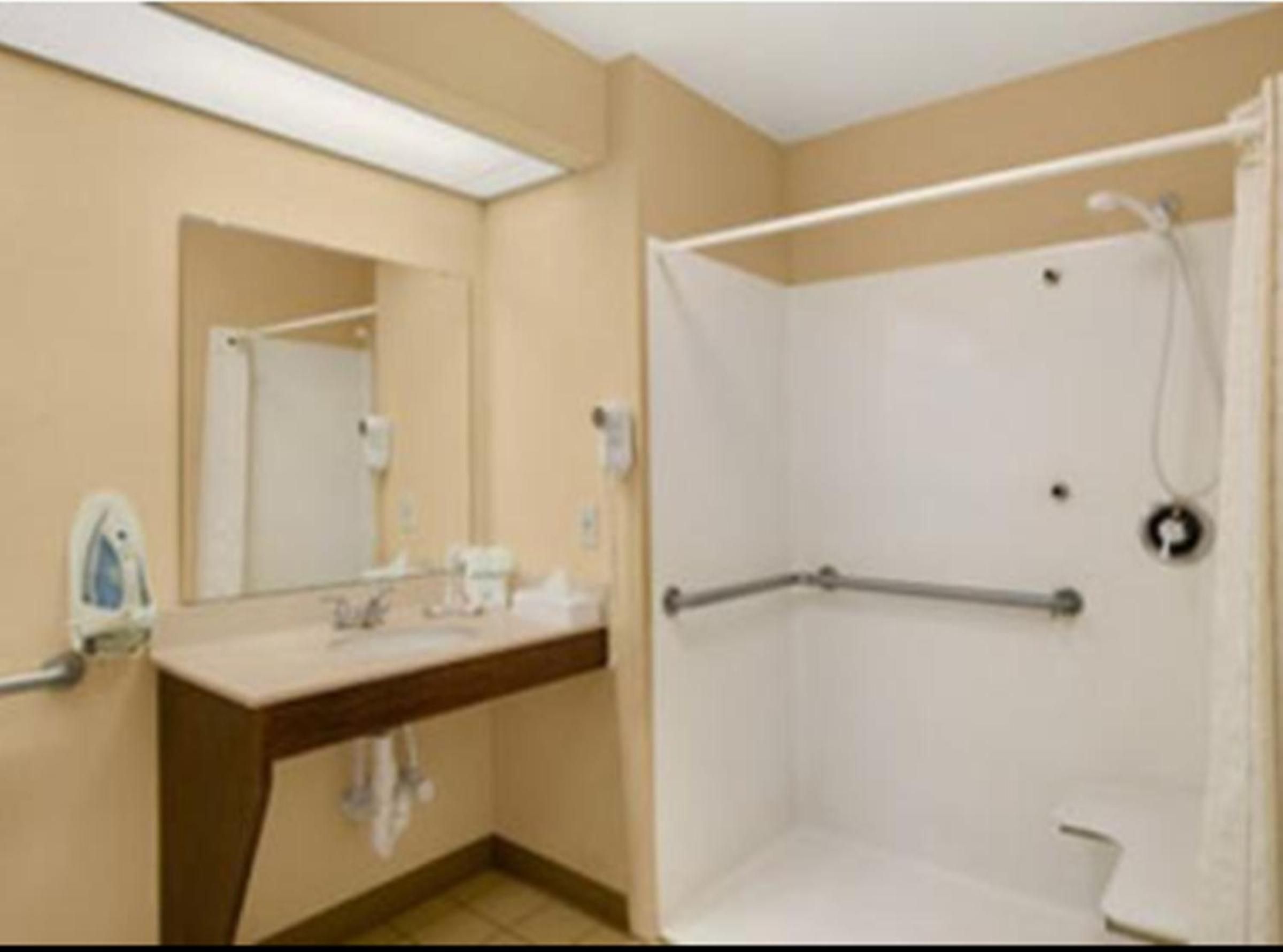 Double Room - Disability Access/Non-Smoking - Photo 5