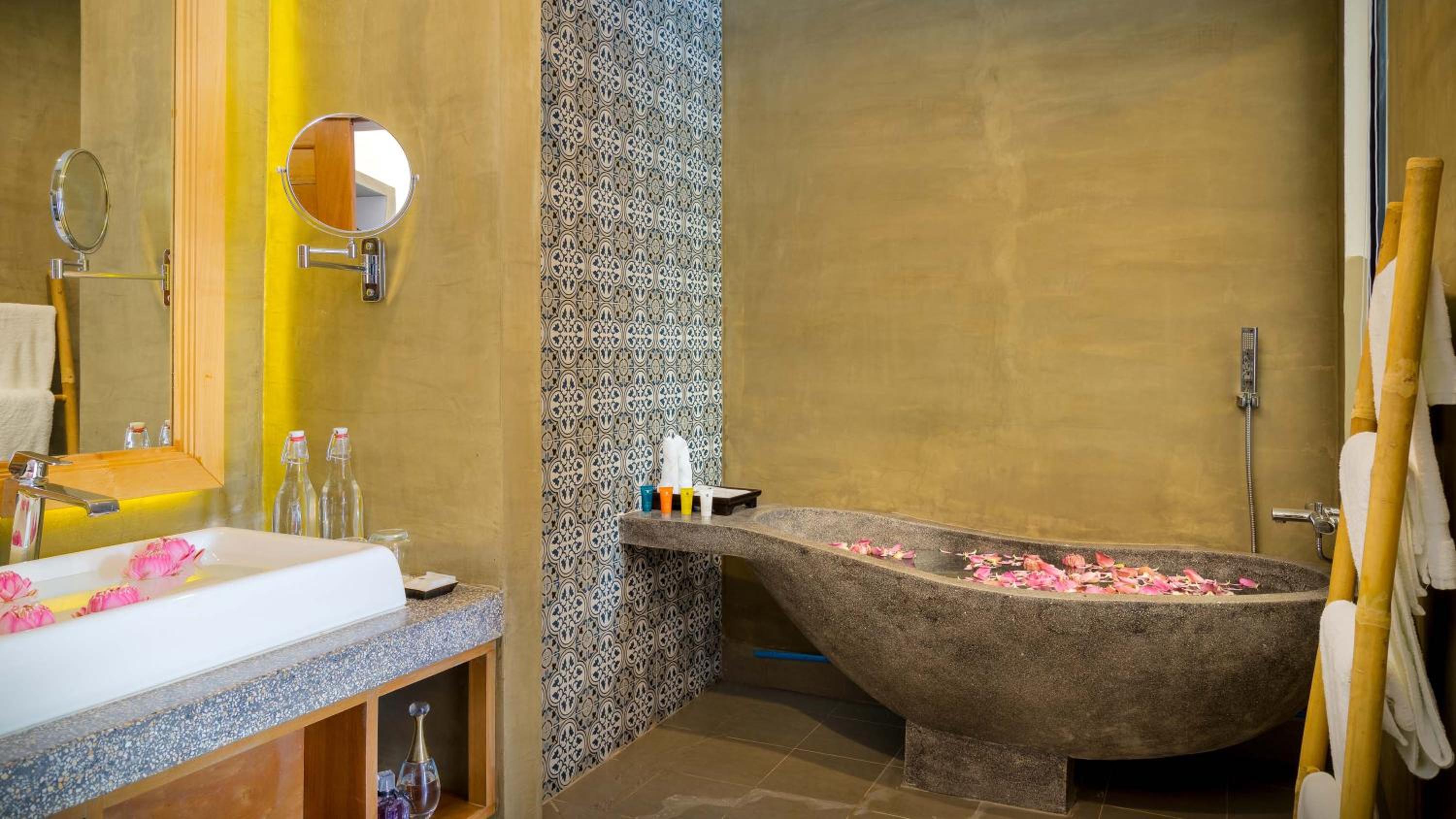 Cabana Suite Pool Access - Photo 5