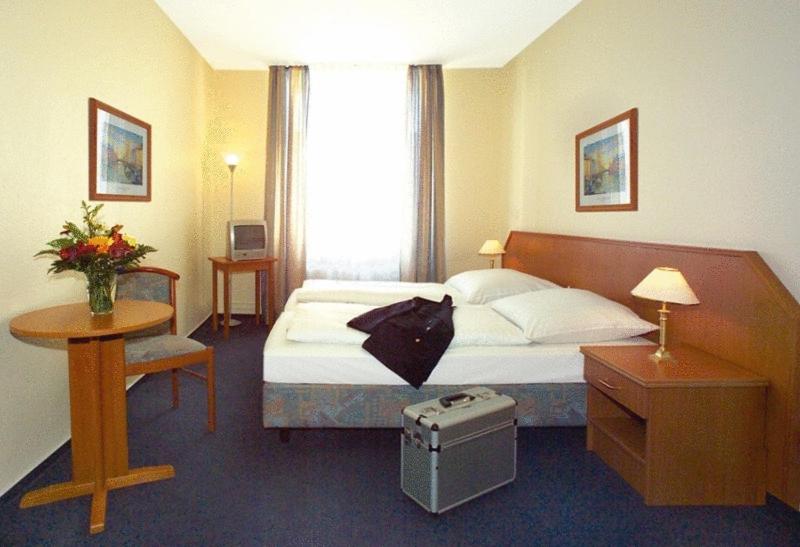 Double Room (1 Adult) thumbnail 6