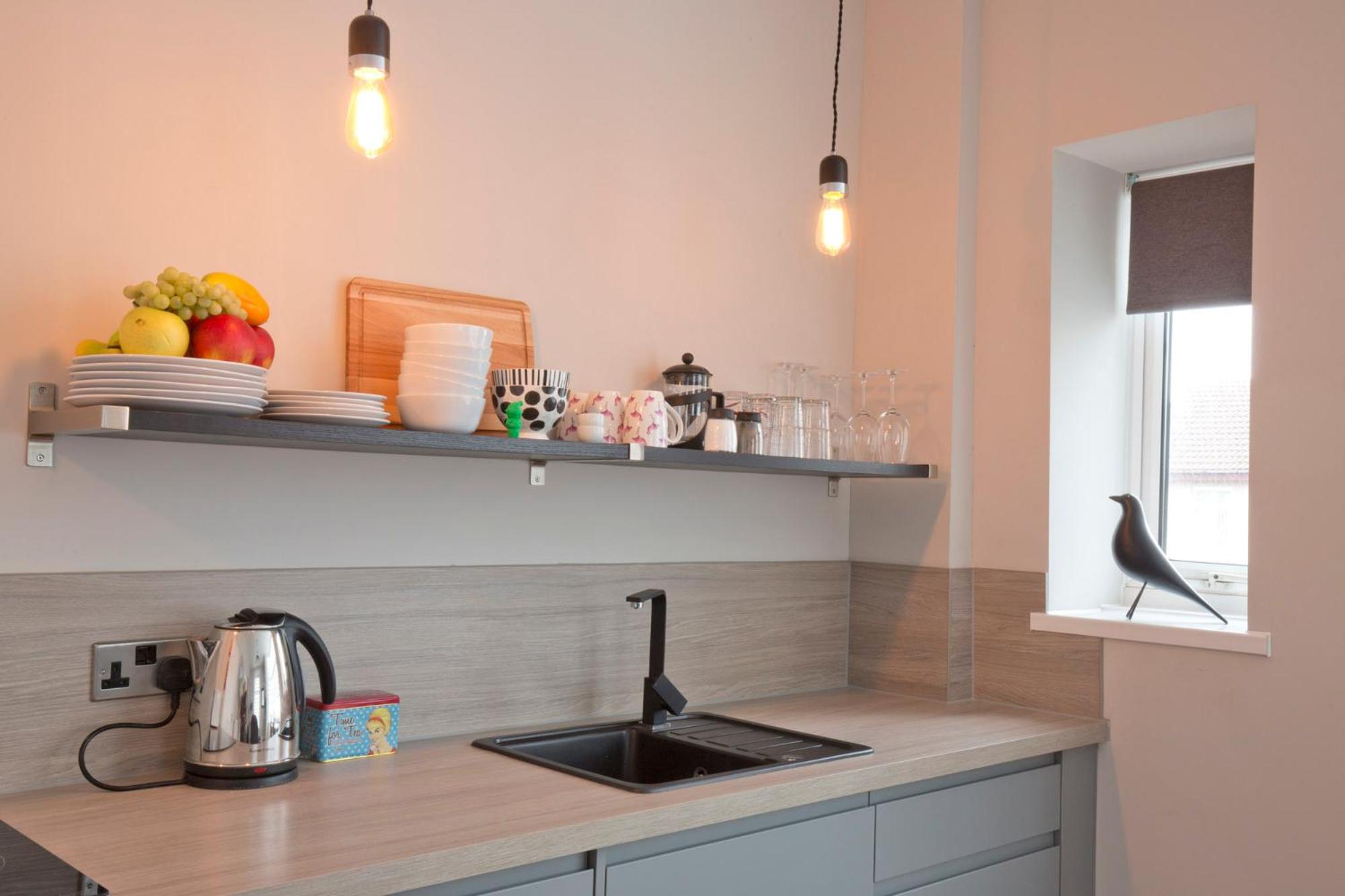 One-Bedroom Apartment - Photo 2