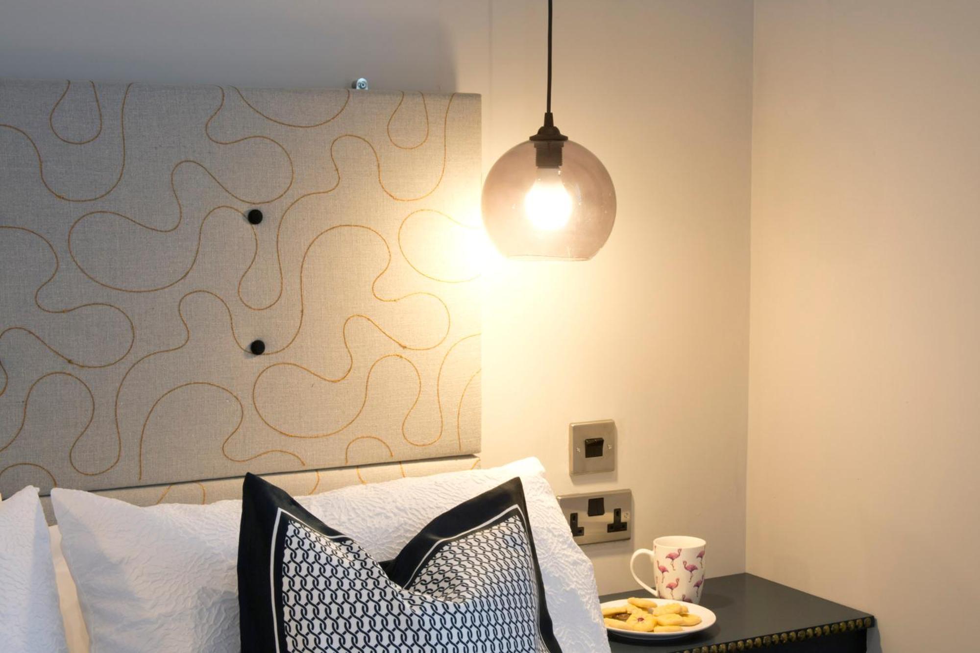 One-Bedroom Apartment - Photo 12