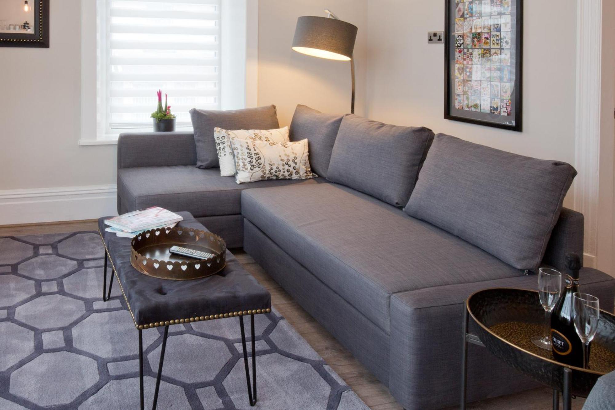 One-Bedroom Apartment - Photo 1