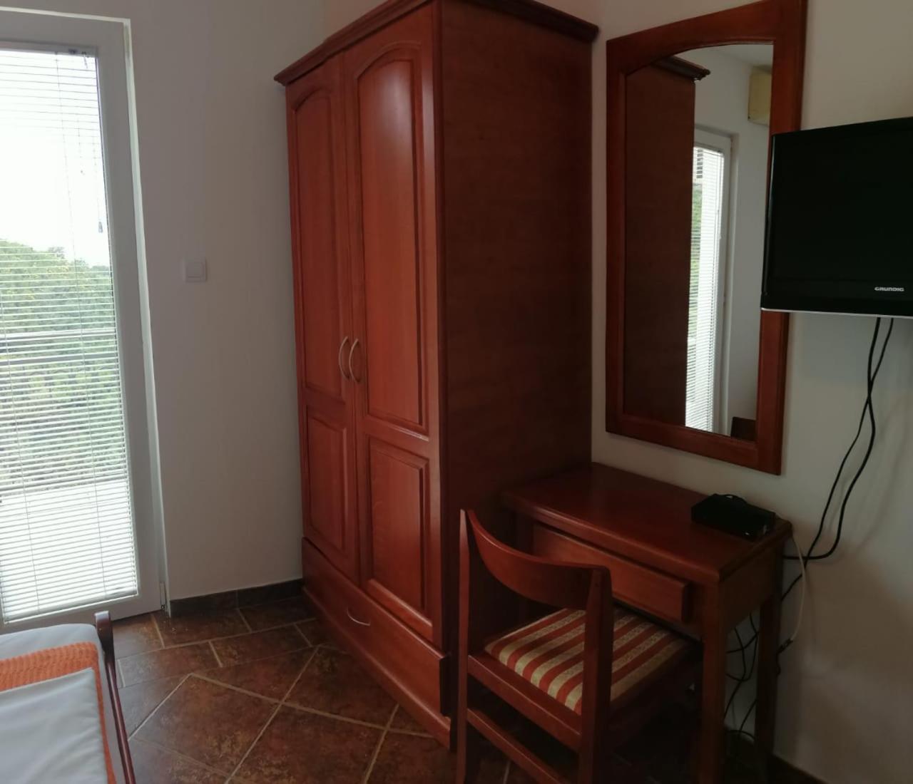 Two-Bedroom Apartment with Balcony and Terrace photo 1