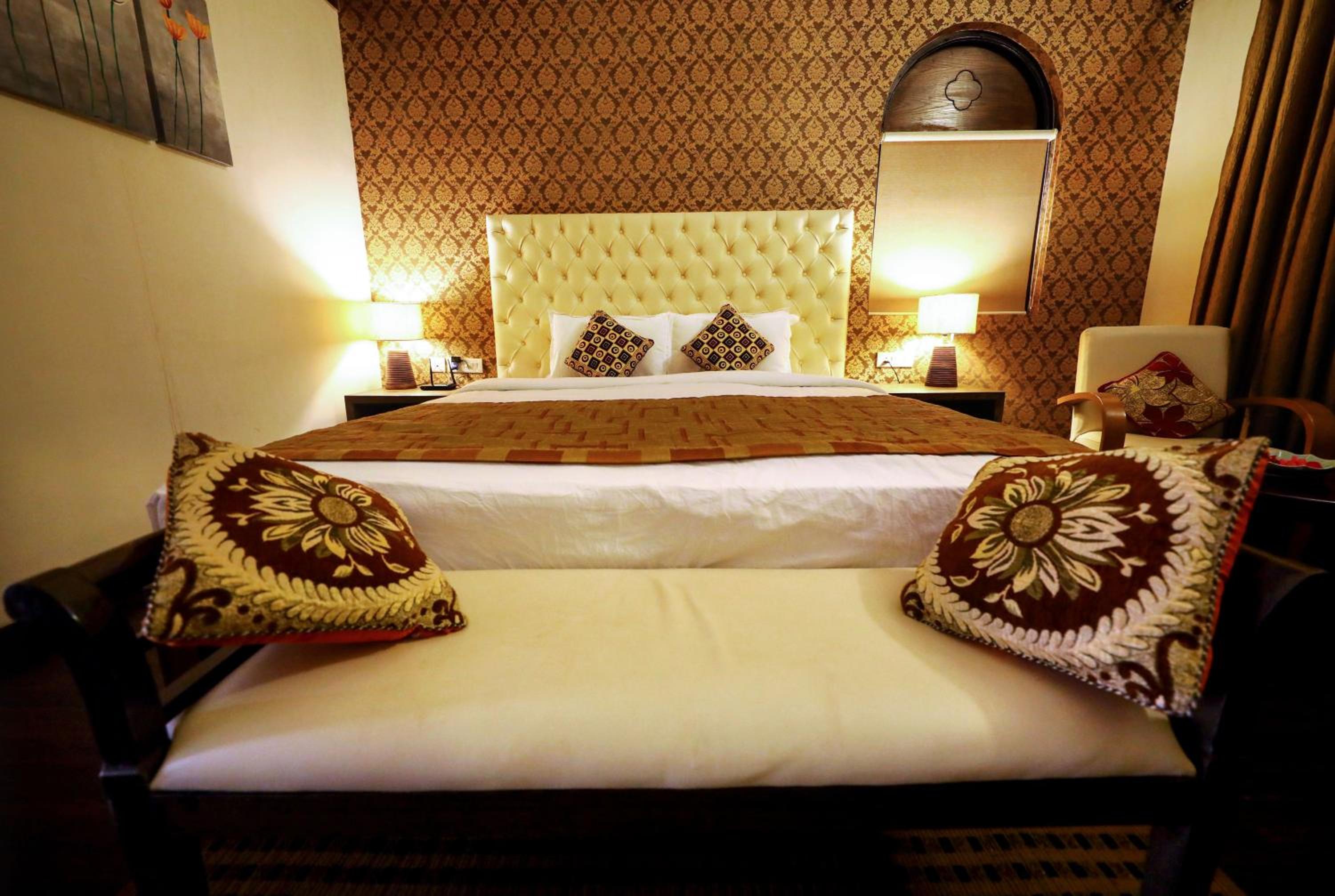 Hazel Suite - Photo 8