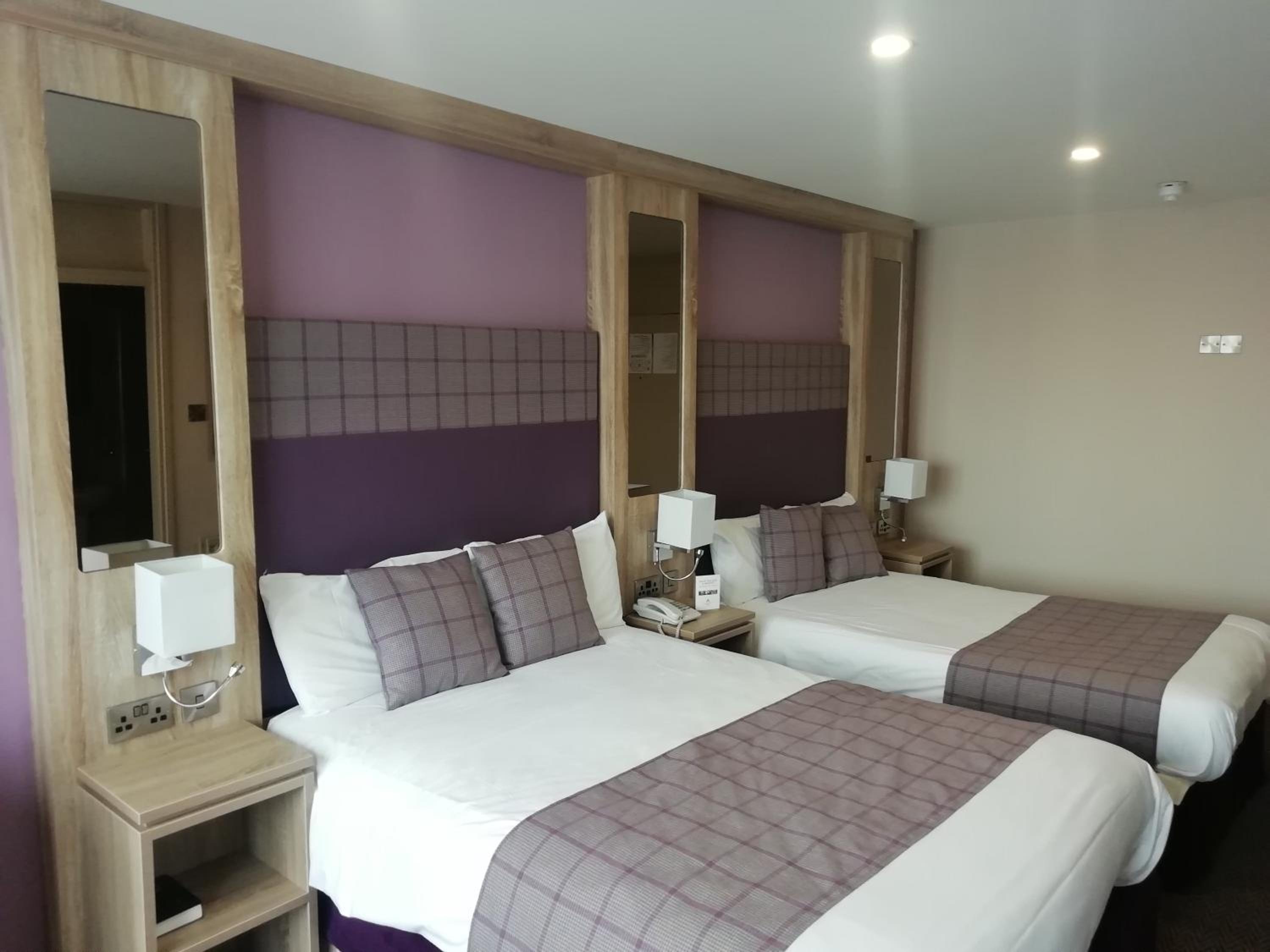 Standard Twin Room - Photo 2