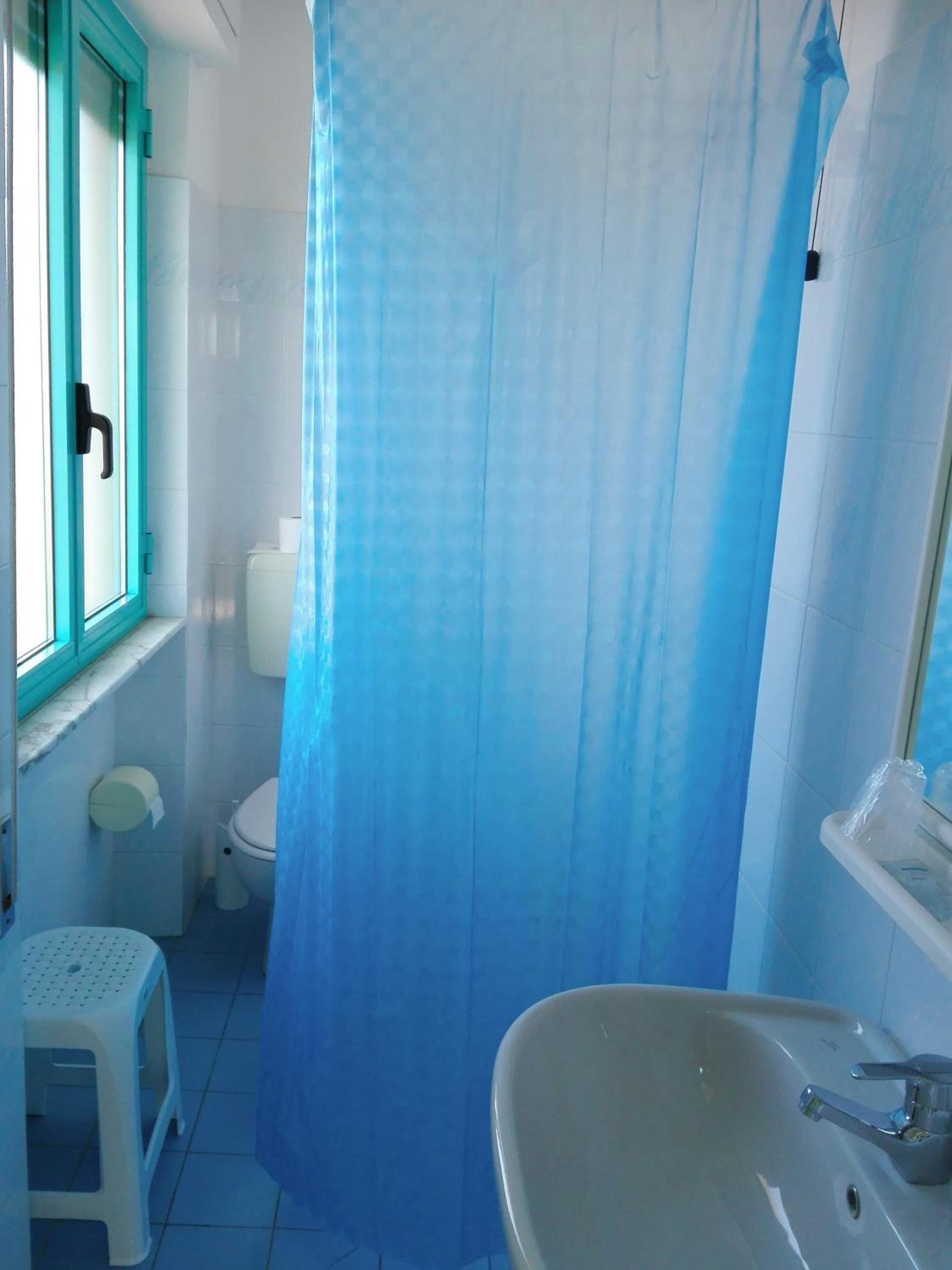 Budget Double Room photo 3