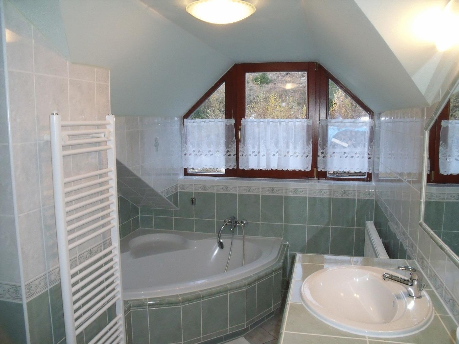 Quadruple Room with Balcony - Photo 6