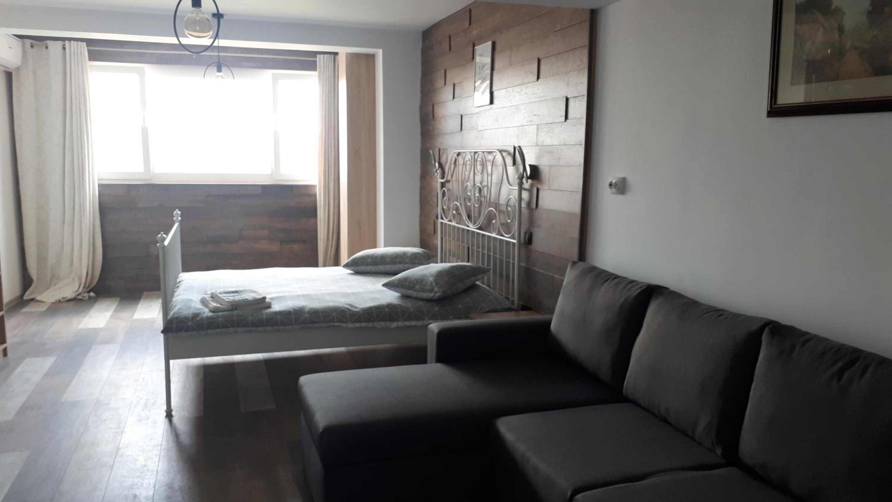 Family Room - Photo 9