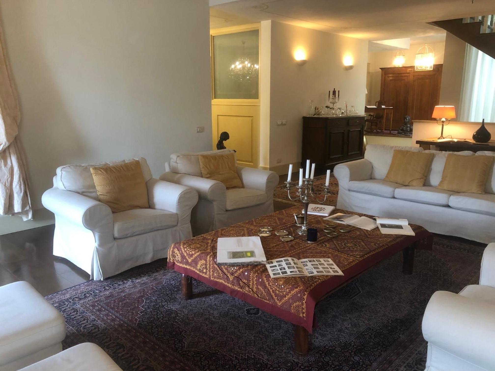 Villa photo 1