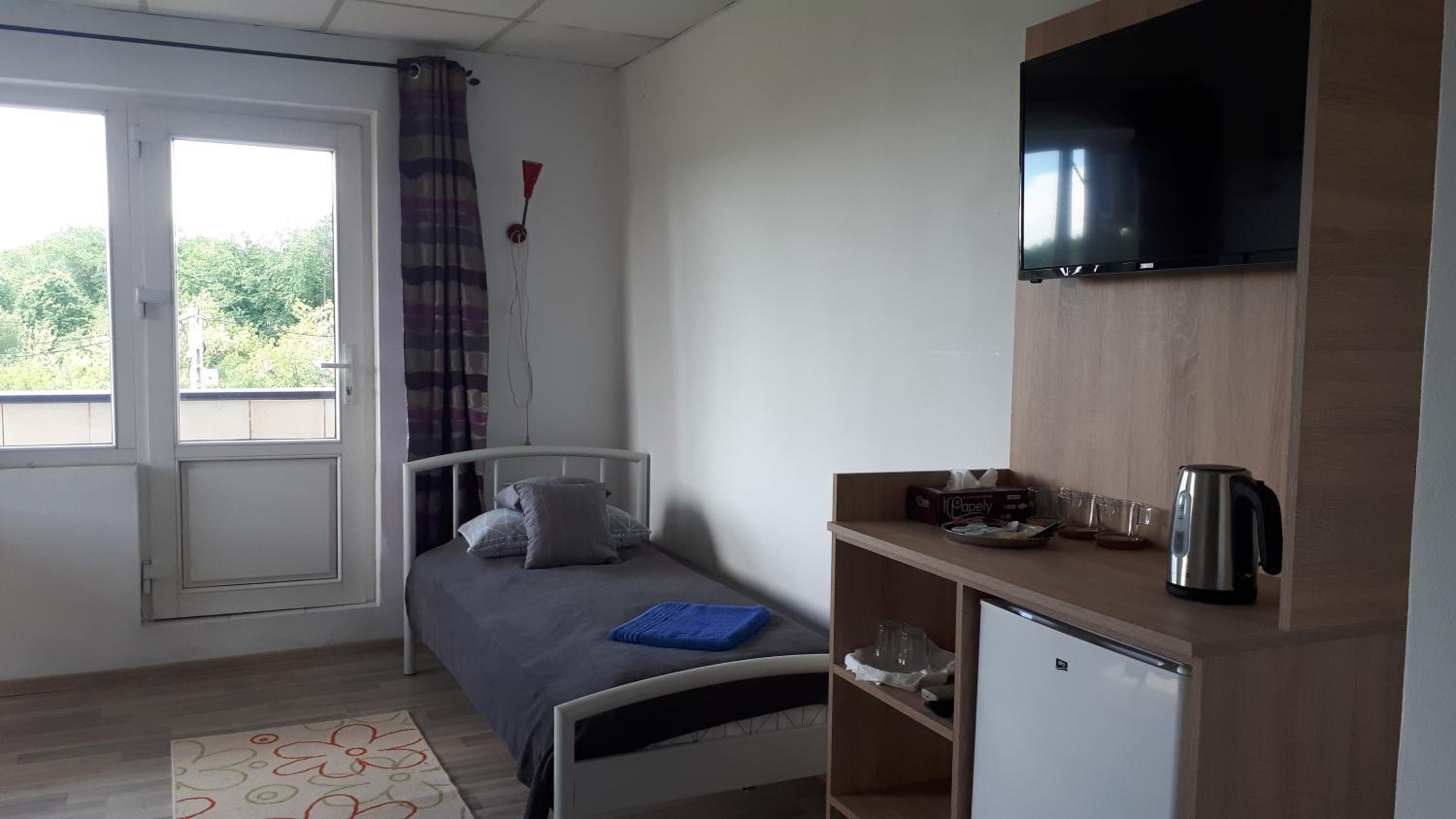 Triple Room - Photo 17