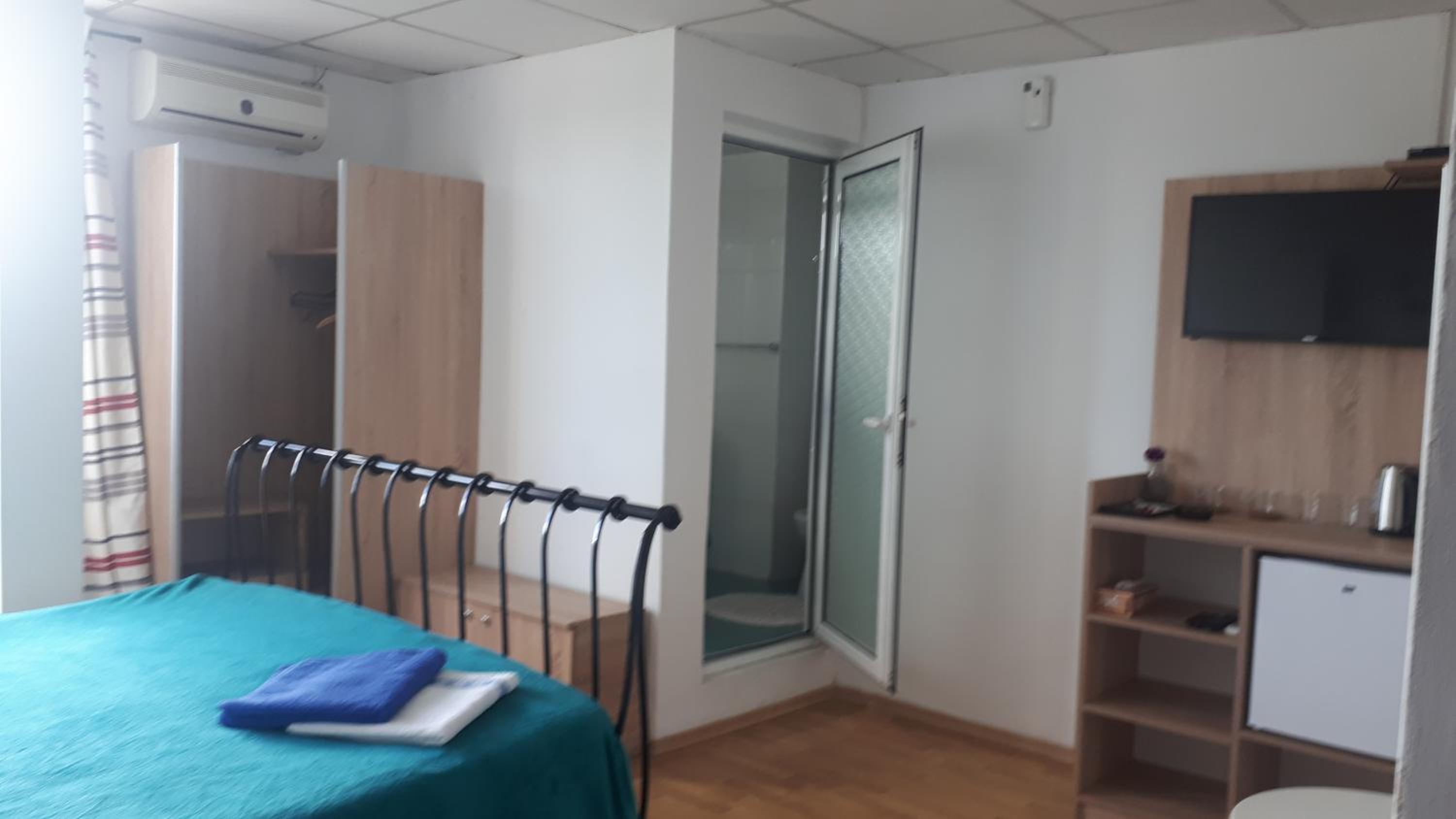 Double Room - Photo 17