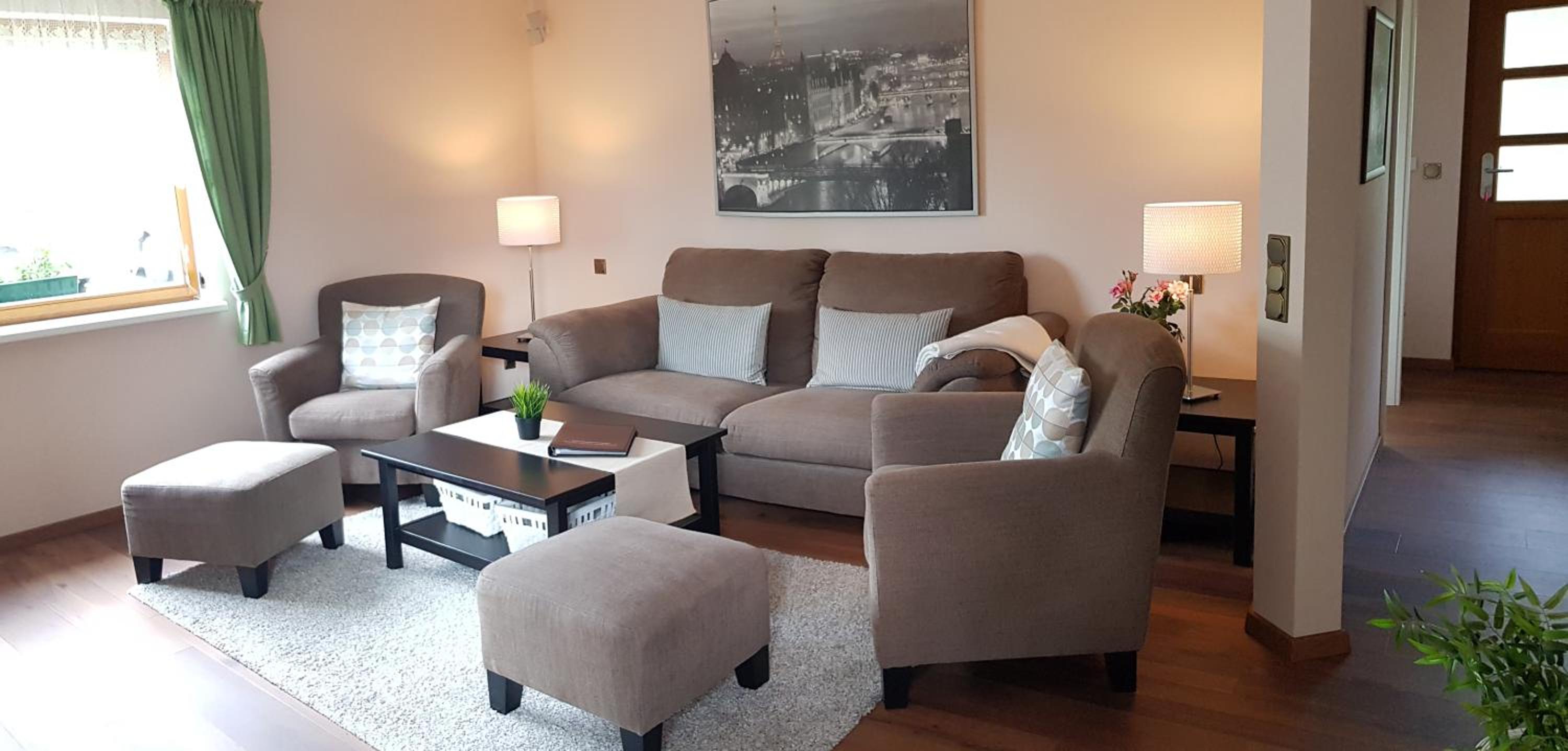 Two-Bedroom Apartment with Two Bathrooms - Photo 4
